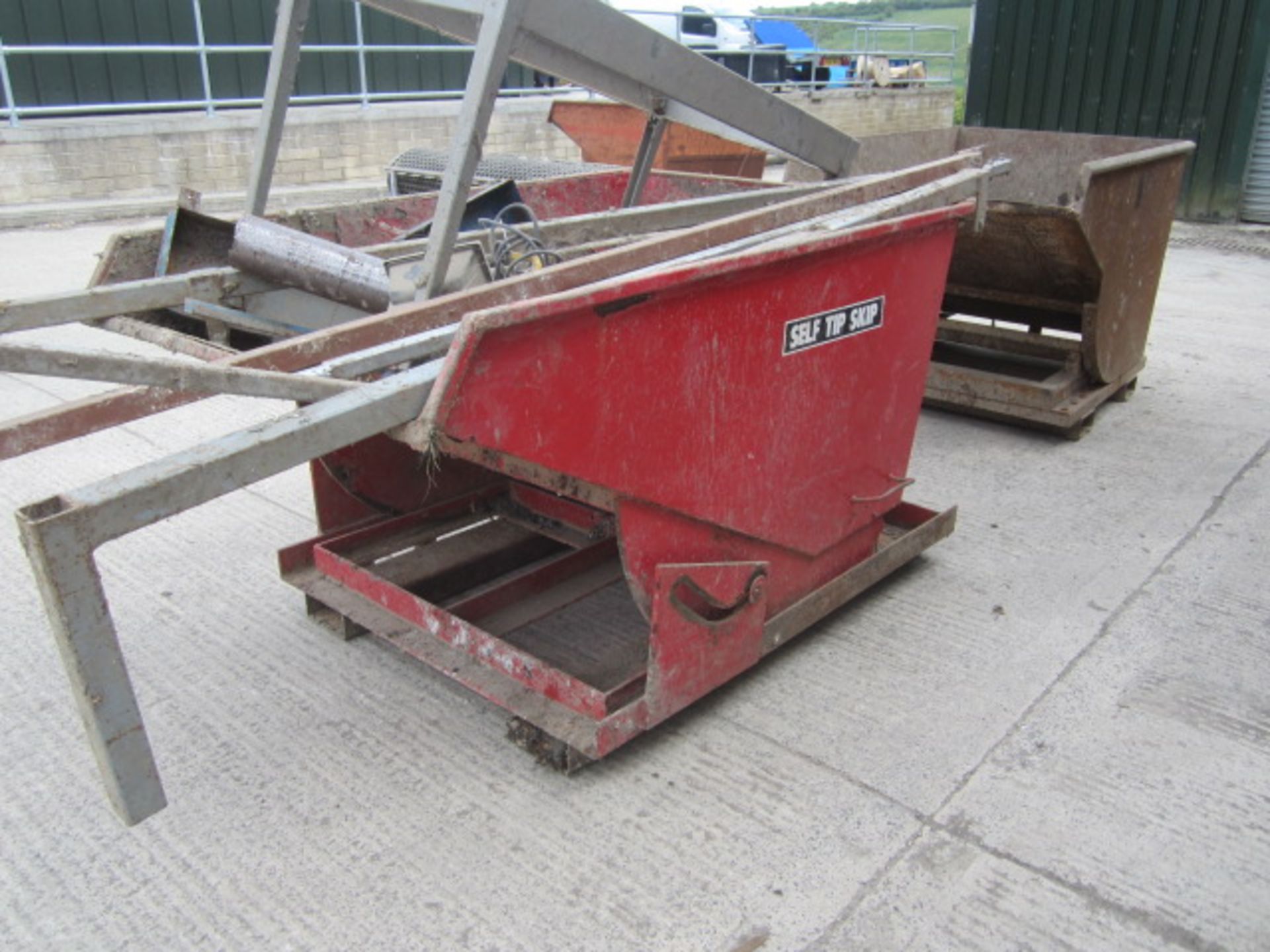 Tong Peal forklift tipping skip, 42" x 64" - Image 4 of 5