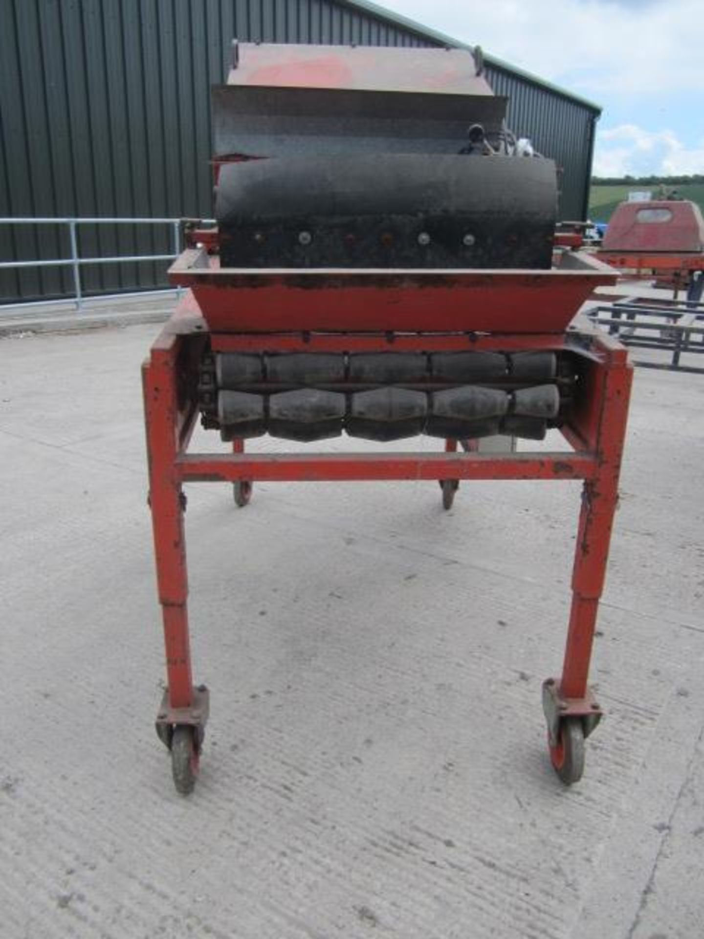 Downs hot seed potato cutter, working width approx. 730mm, capacity 4 ton per hour - incomplete - Image 2 of 5