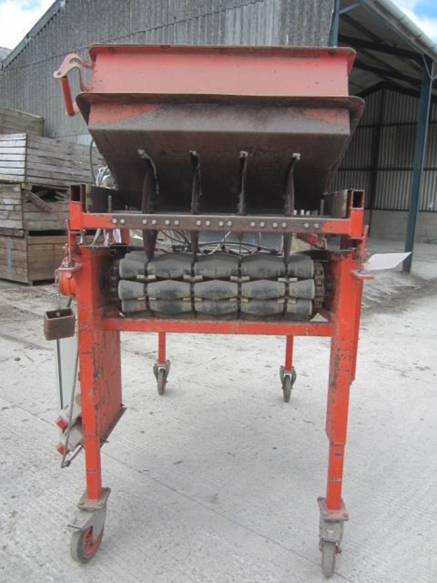 Downs hot seed potato cutter, working width approx. 730mm, capacity 4 ton per hour - incomplete - Image 5 of 5