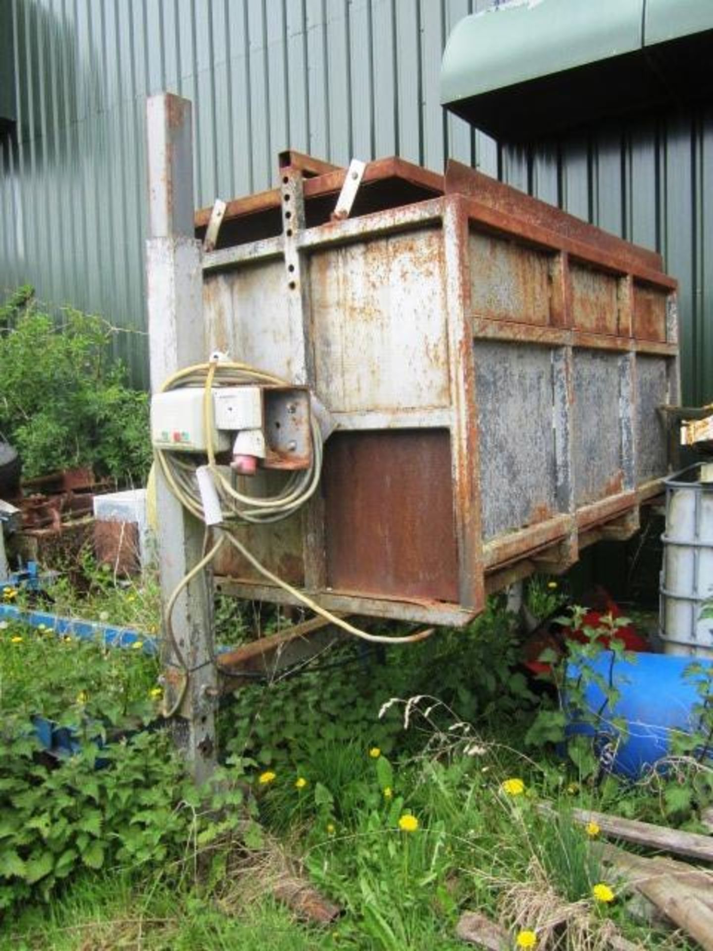 Potato box tipper with series 2000 control, approx. size 1.1m x 2m - for spares or repair (Please