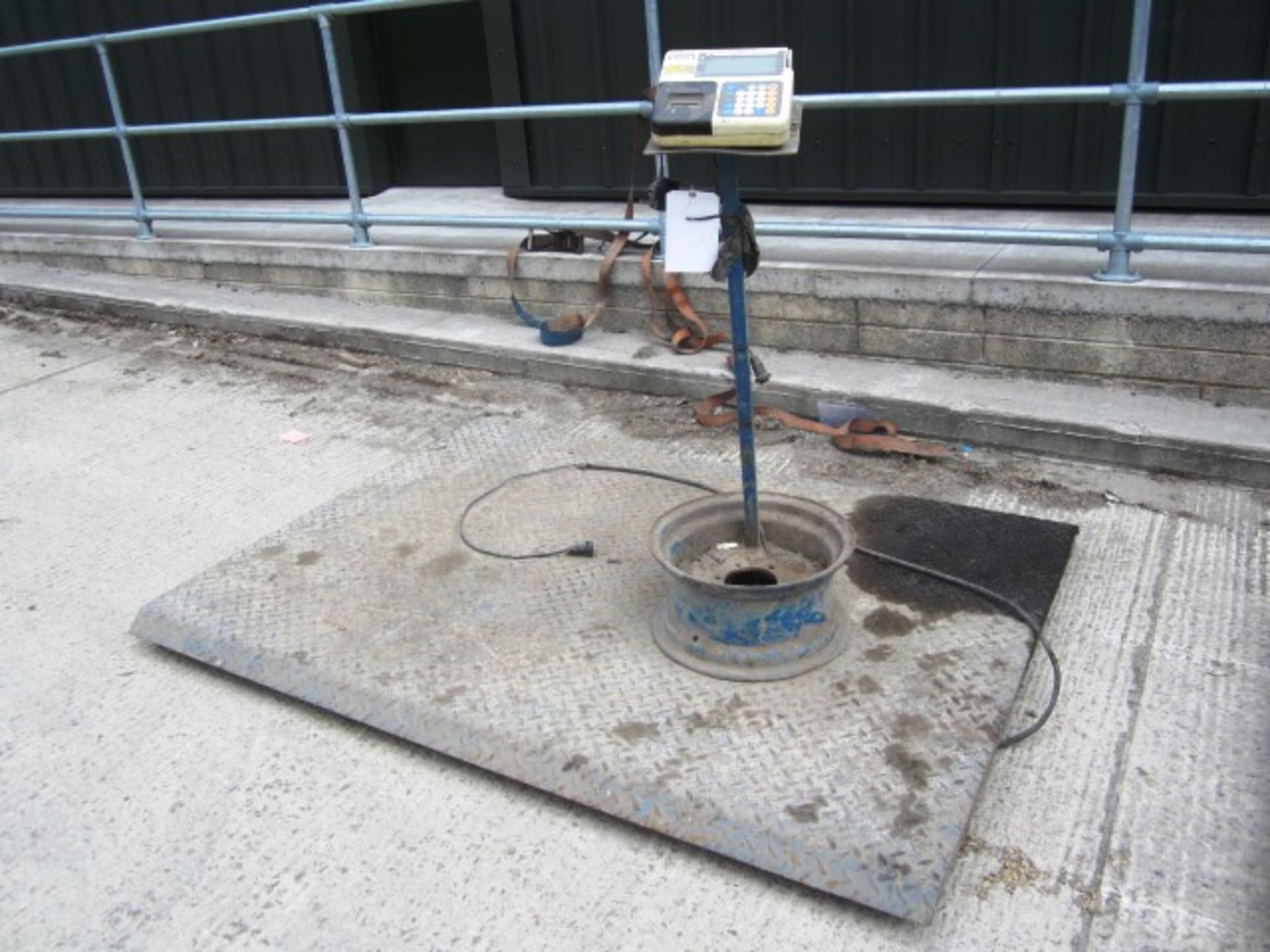 Platform weigh scales, 1.4m x 2m with Teroaka digital weigh system and print out, capacity 2000kg