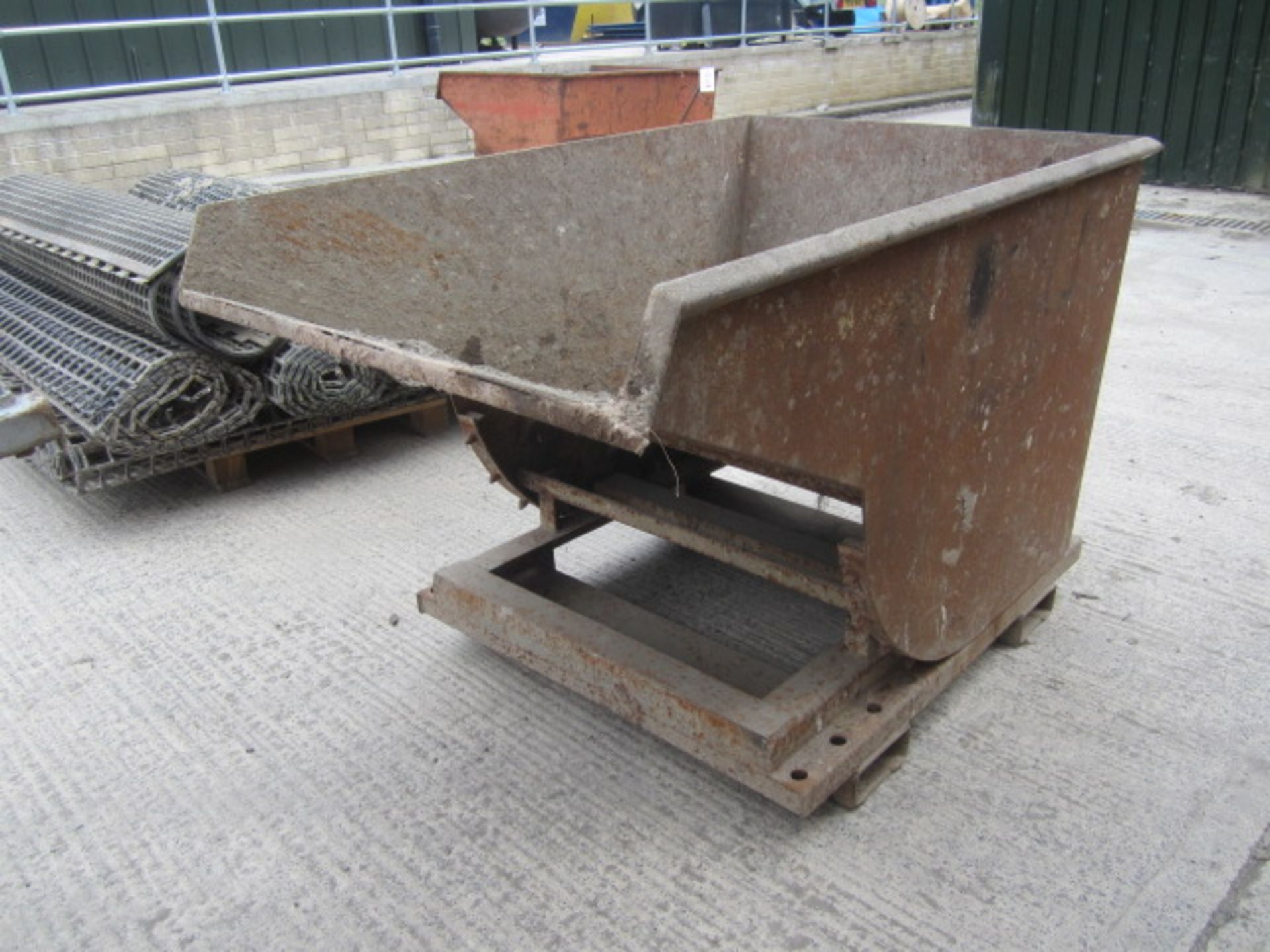 Forklift tipping skip, 41" x 63" - Image 5 of 5