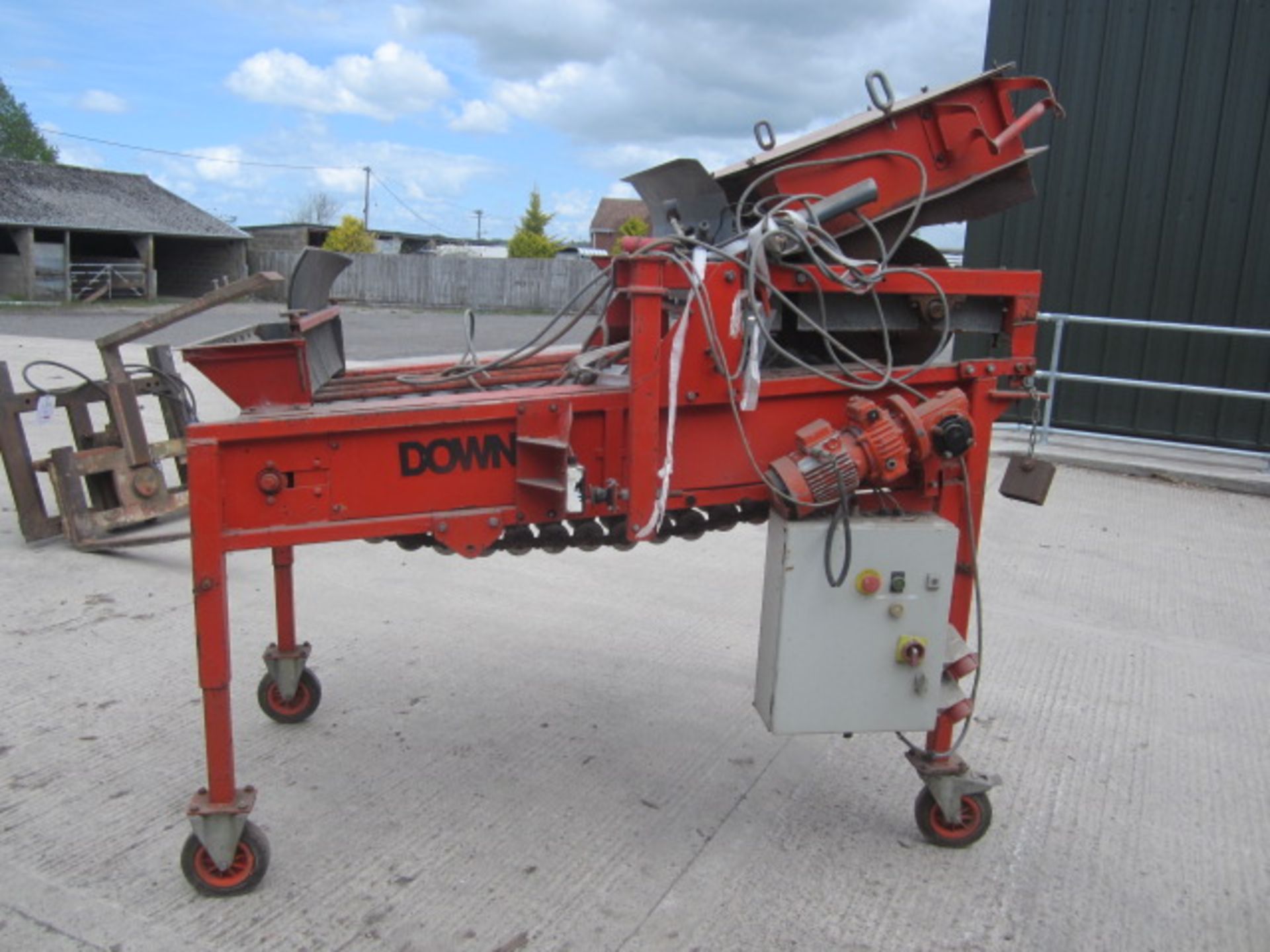 Downs hot seed potato cutter, working width approx. 730mm, capacity 4 ton per hour - incomplete - Image 3 of 5