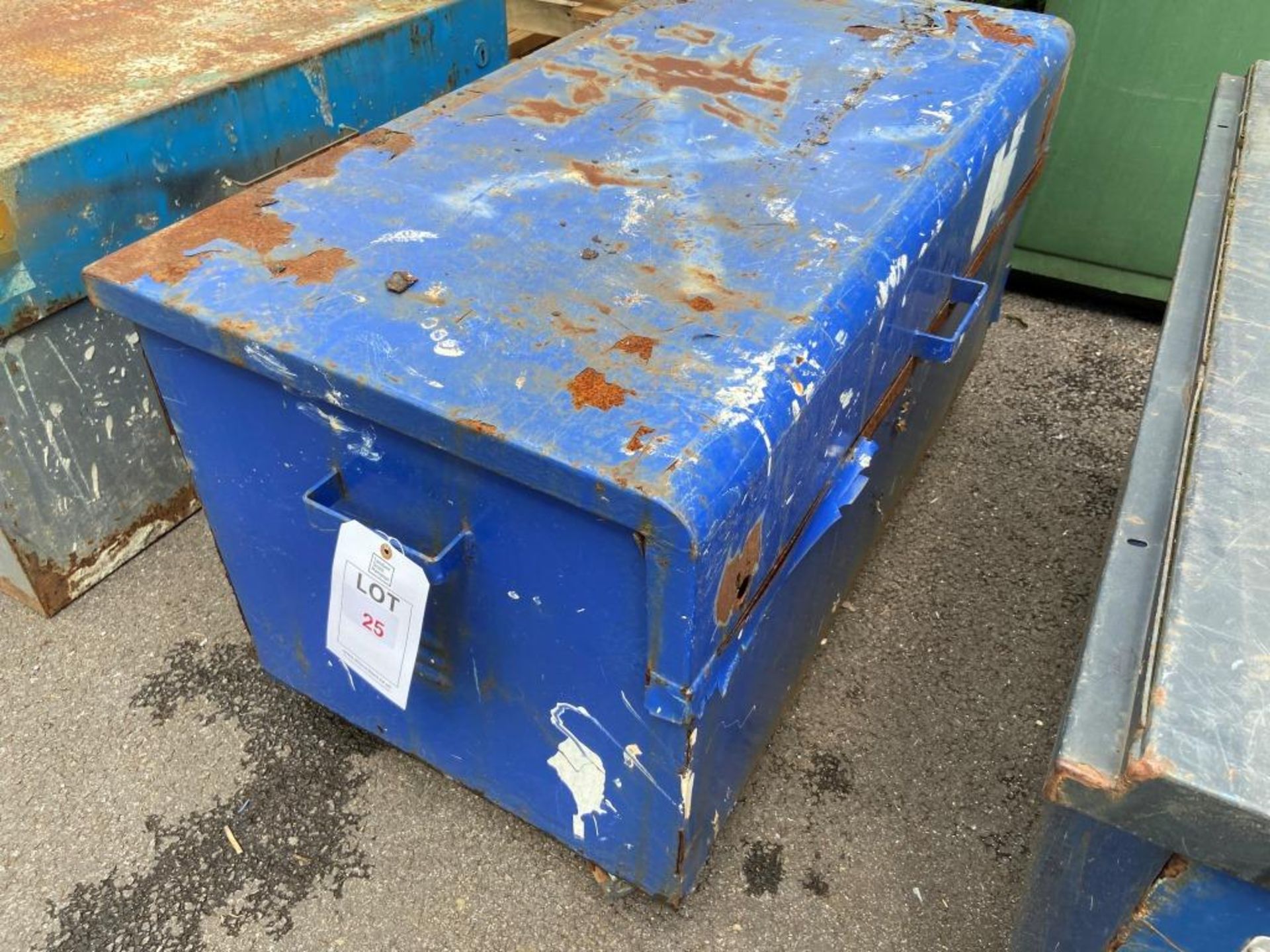 Steel site box on wheels (no key) 125cm x 65cm x 60cm, lid does not open