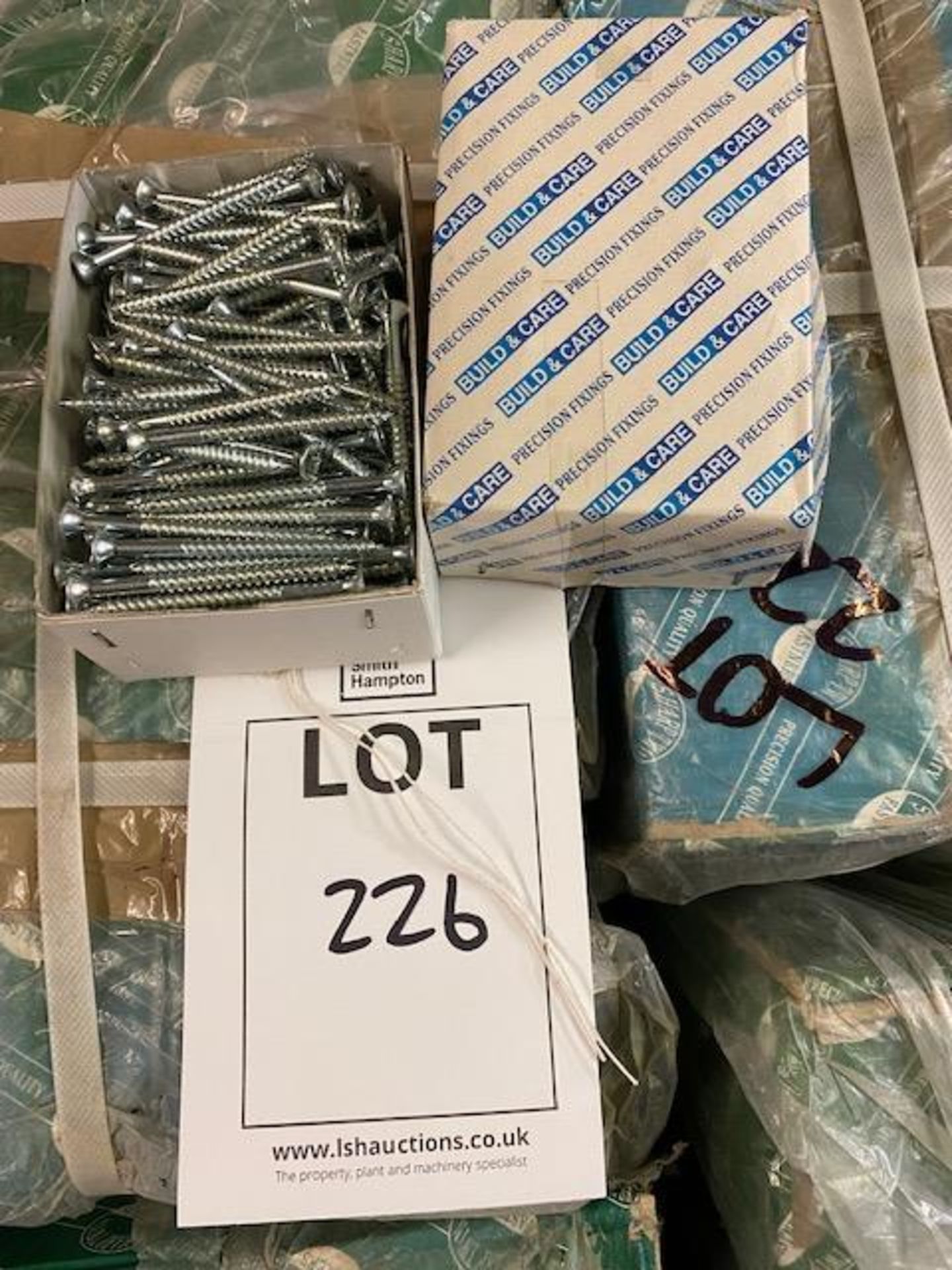 Pallet containing approx 280 boxes of Build and Care zinc plated wood screws - Sizes 80 x8/2, 40 x - Image 3 of 3