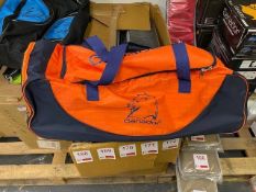 Ten Ganador orange & navy trolley bags