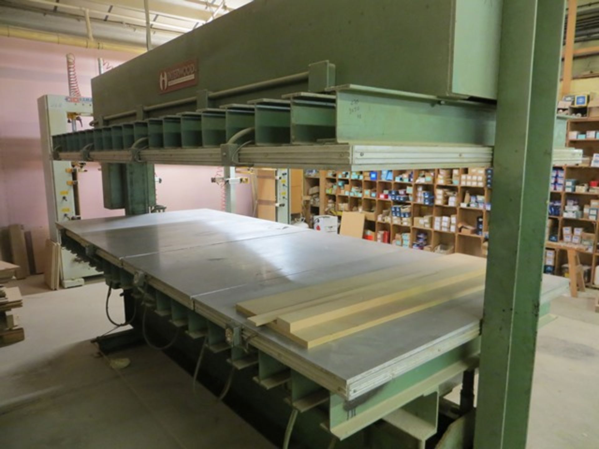 Interwood FHU laminate press Serial No. 415 (1988) (3 Phase) - Image 3 of 4