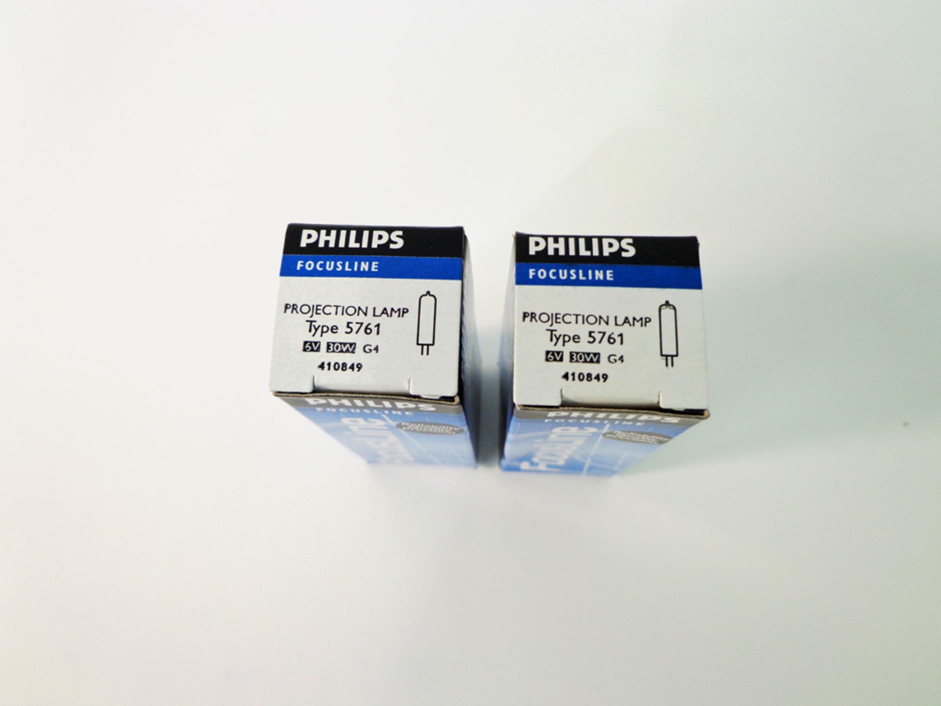 Philips Focusline Projection, White Light (90-100 Ra), Type 5761 30W 6V Halogen Lamp. (WA12931) - Image 2 of 2