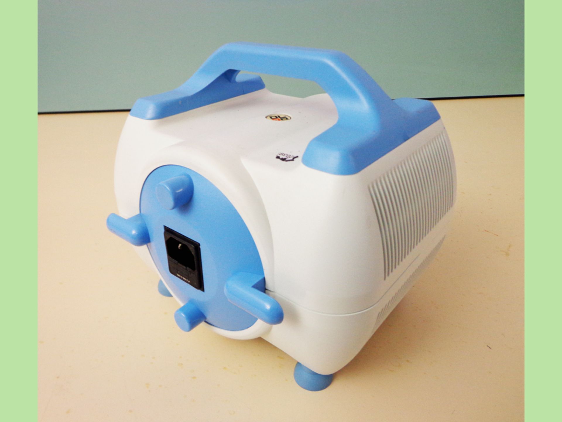 Econoneb is a compressor that is ideal for both the hospital and the clinic environments. It - Image 3 of 6