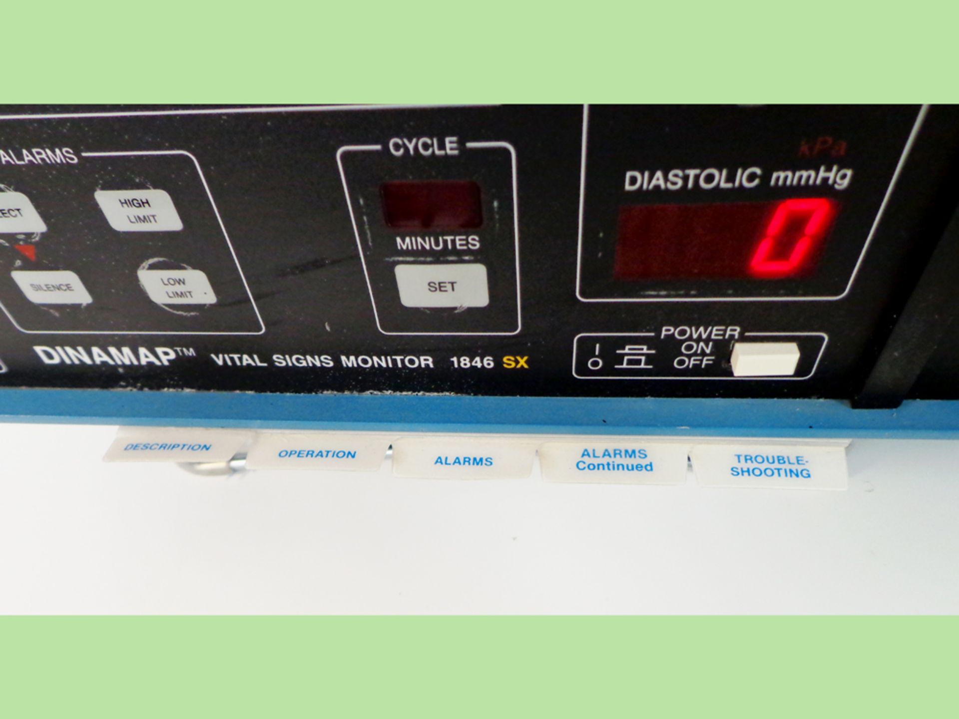 Critikon Dinamap 1846 SX Vital Signs Monitor with Integrated Oxytrak Pulse Oximeter (WA13254) - Image 4 of 8