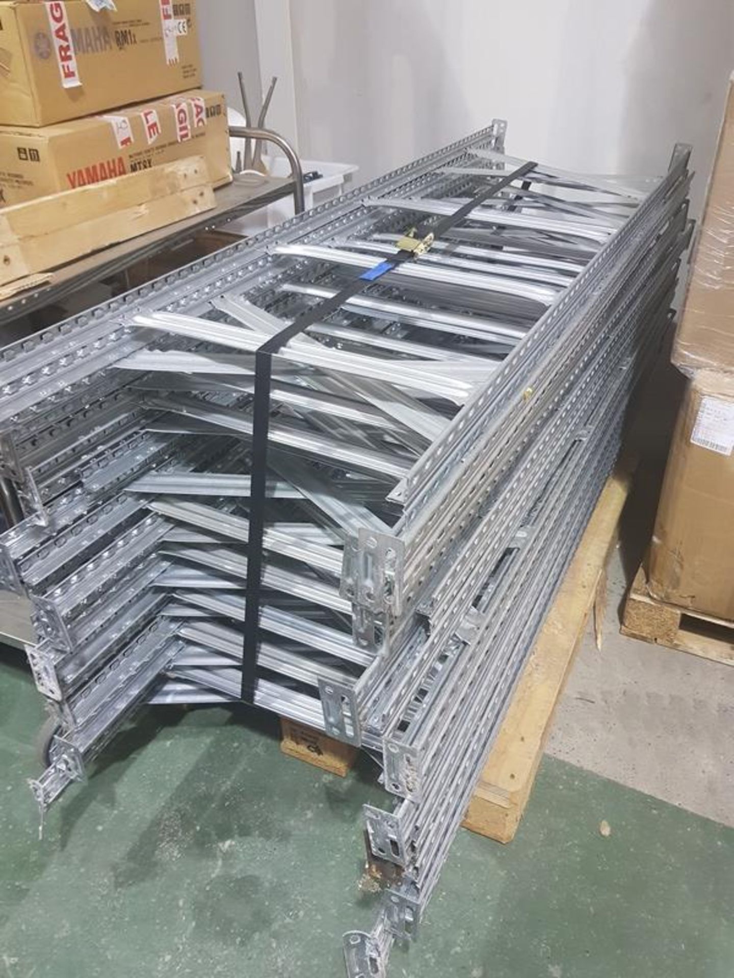 Metal Racking system which slots together 34 uprights 1980mm x 600. 127 x 1200mm Shelf supports. - Image 7 of 12