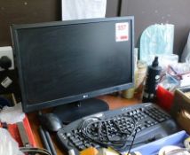 Dell Optiplex 3020 computer system with flat screen monitor & keyboard