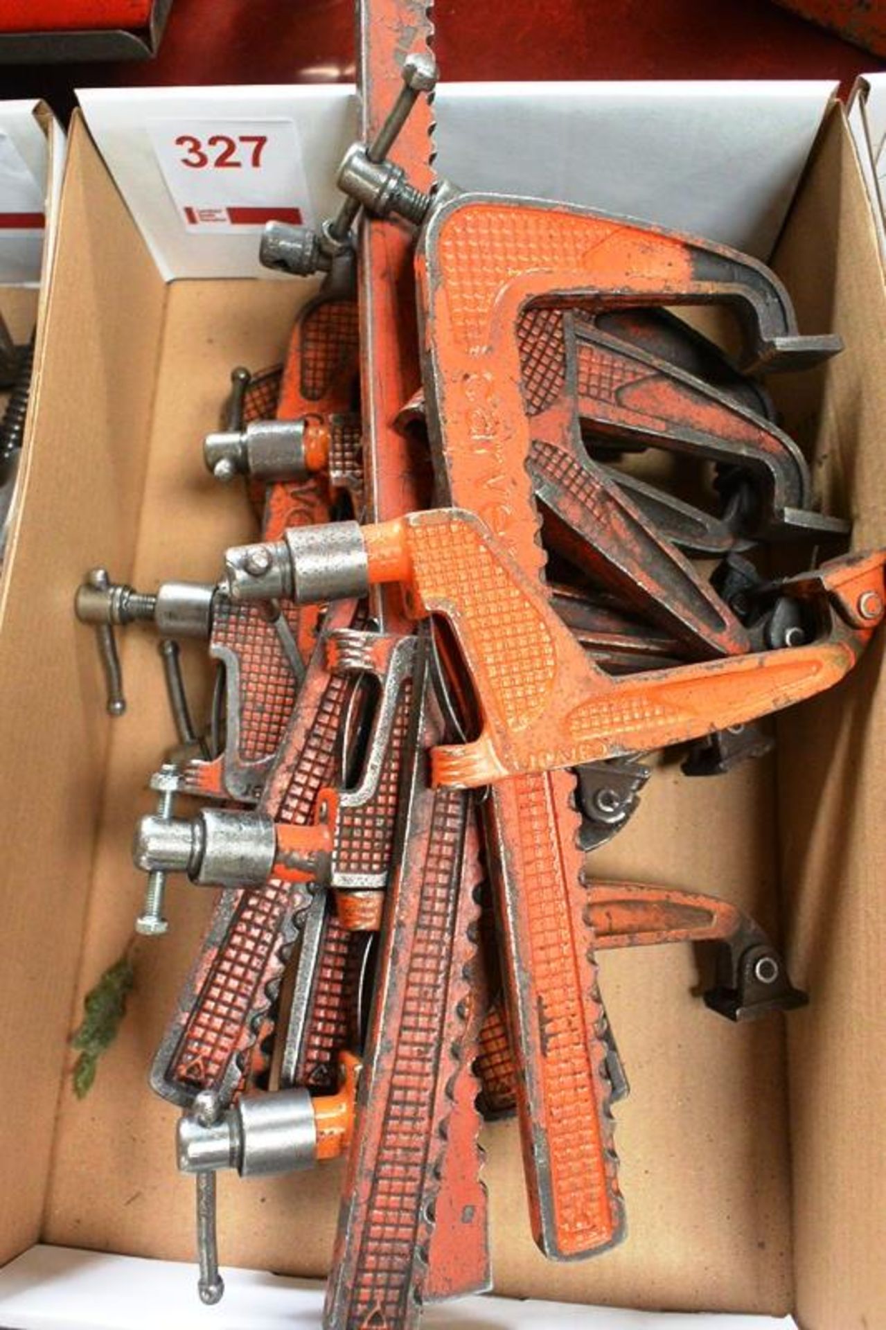 Assorted carver clamps, medium (Recommended collection period for this lot Wednesday 15th - Friday