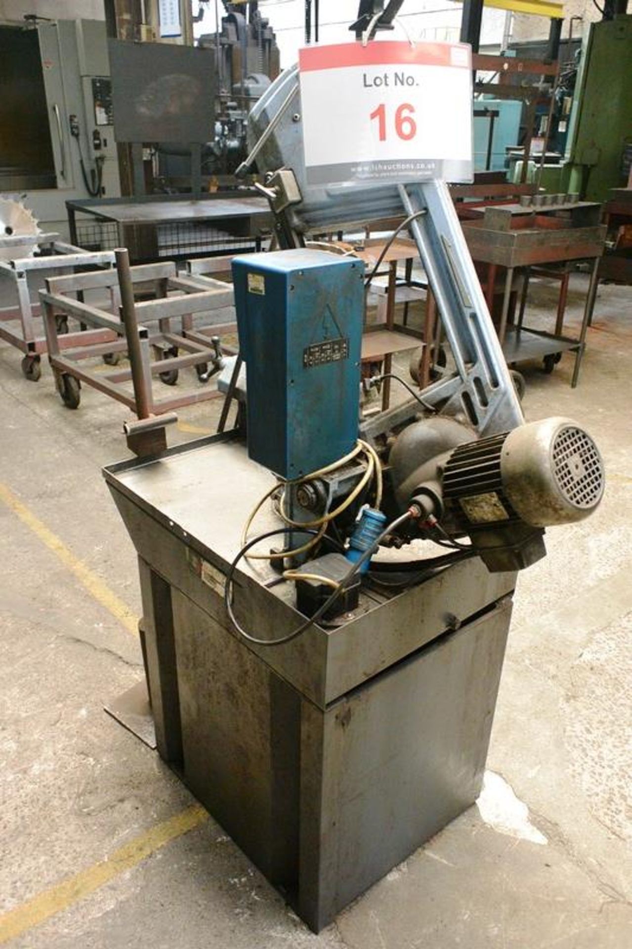 MEP PH/60 mitre cabinet base horizontal bandsaw, serial no. 140495/16 (2003) manual vice (Please - Image 4 of 4