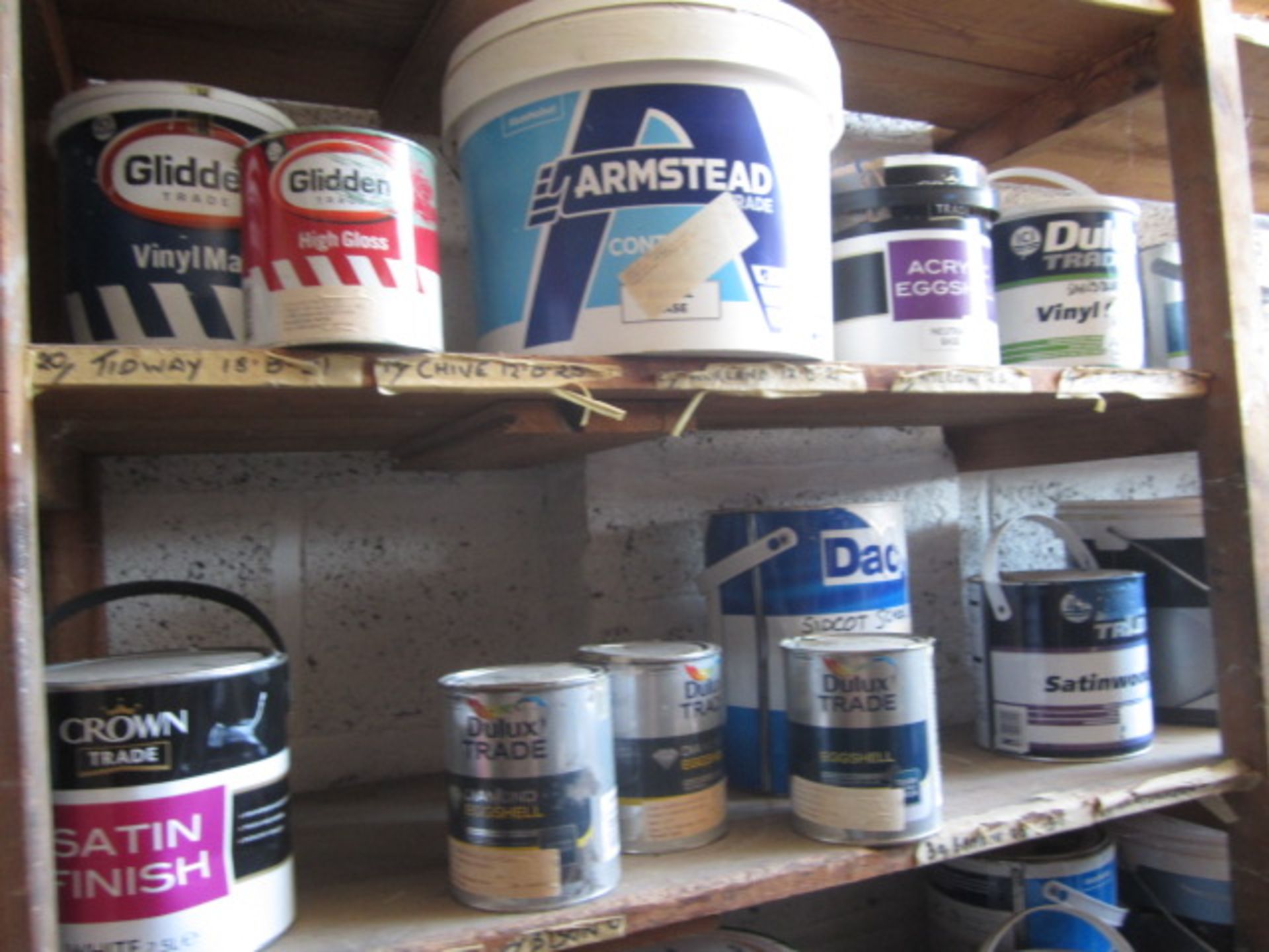 Quantity of assorted part tins of paint, including white, eggshell, high gloss, emulsion, Smith - Image 4 of 9