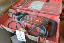 Hilti TE-905-AVR, 110v breaker, serial no. 234324, 1600w, with carry case and various breaker tool