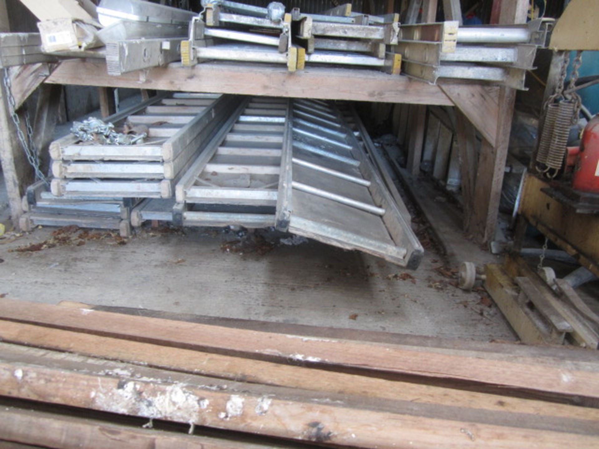 Thirteen assorted scaffold board panels and nineteen assorted ladders - Image 4 of 6