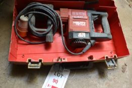 Hilti TE 705 110v breaker, with carry case and breaker bits