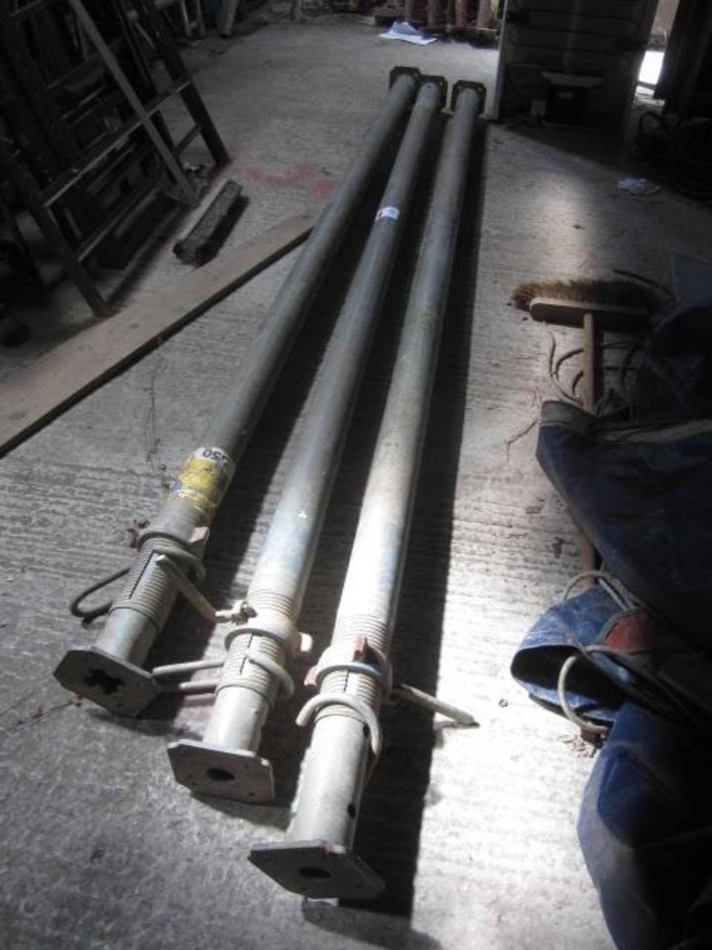 Three heavy duty 2700mm adjustable acrow props - Image 2 of 2