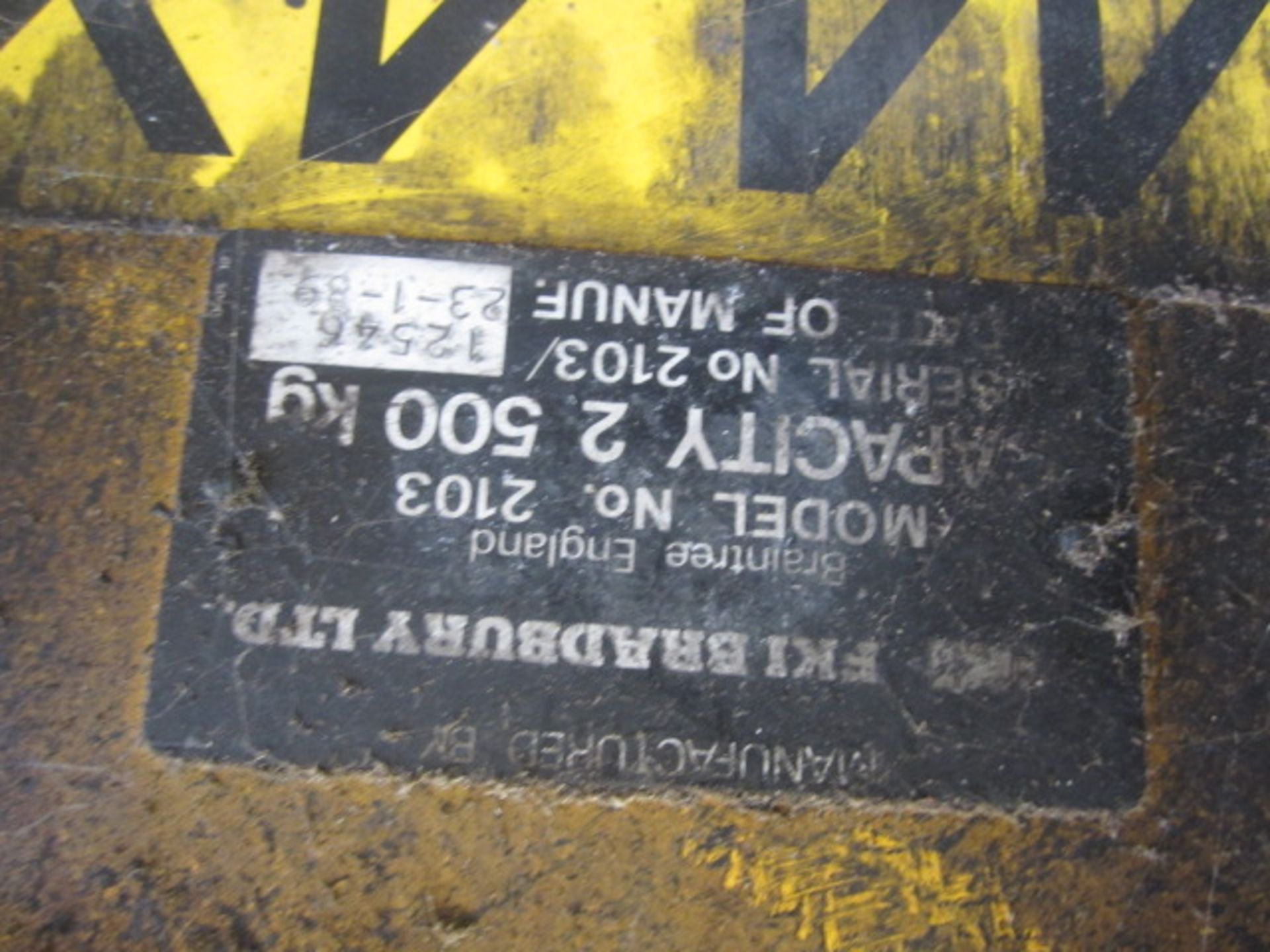 Bradbury 2103, 2500kg post vehicle inspection lift, serial no. 210312546 (1989). NB: This item has - Image 6 of 6