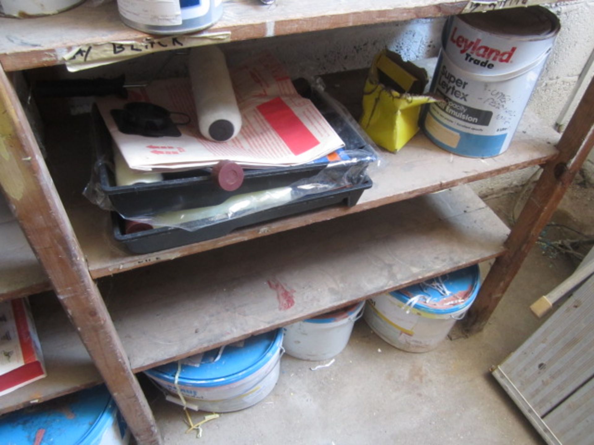Quantity of assorted part tins of paint, including white, eggshell, high gloss, emulsion, Smith - Image 9 of 9