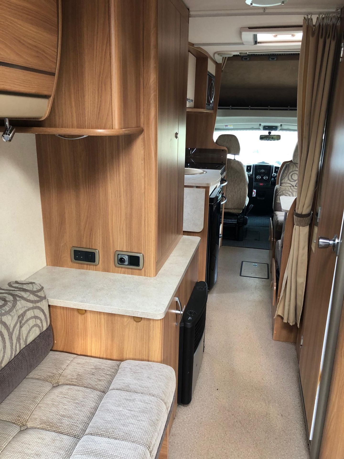 Fiat Ducato 40 Maxi Multijet Swift Sundance 630L Turbo diesel 6 Berth Motor Home 2.3L 130hp Reg No - Image 13 of 18