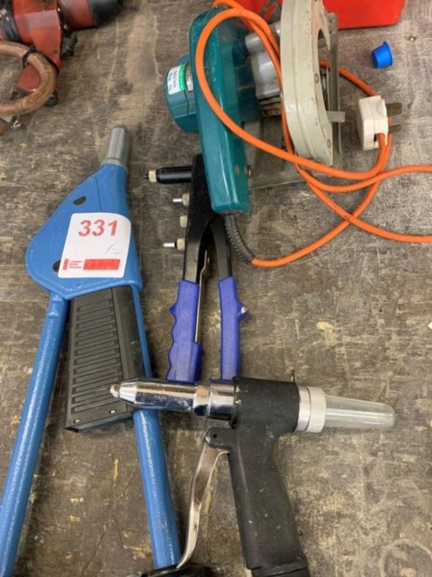 Various tools inc 3 x pneumatic nail guns, circular saw and 3 x rivet guns - Image 2 of 2