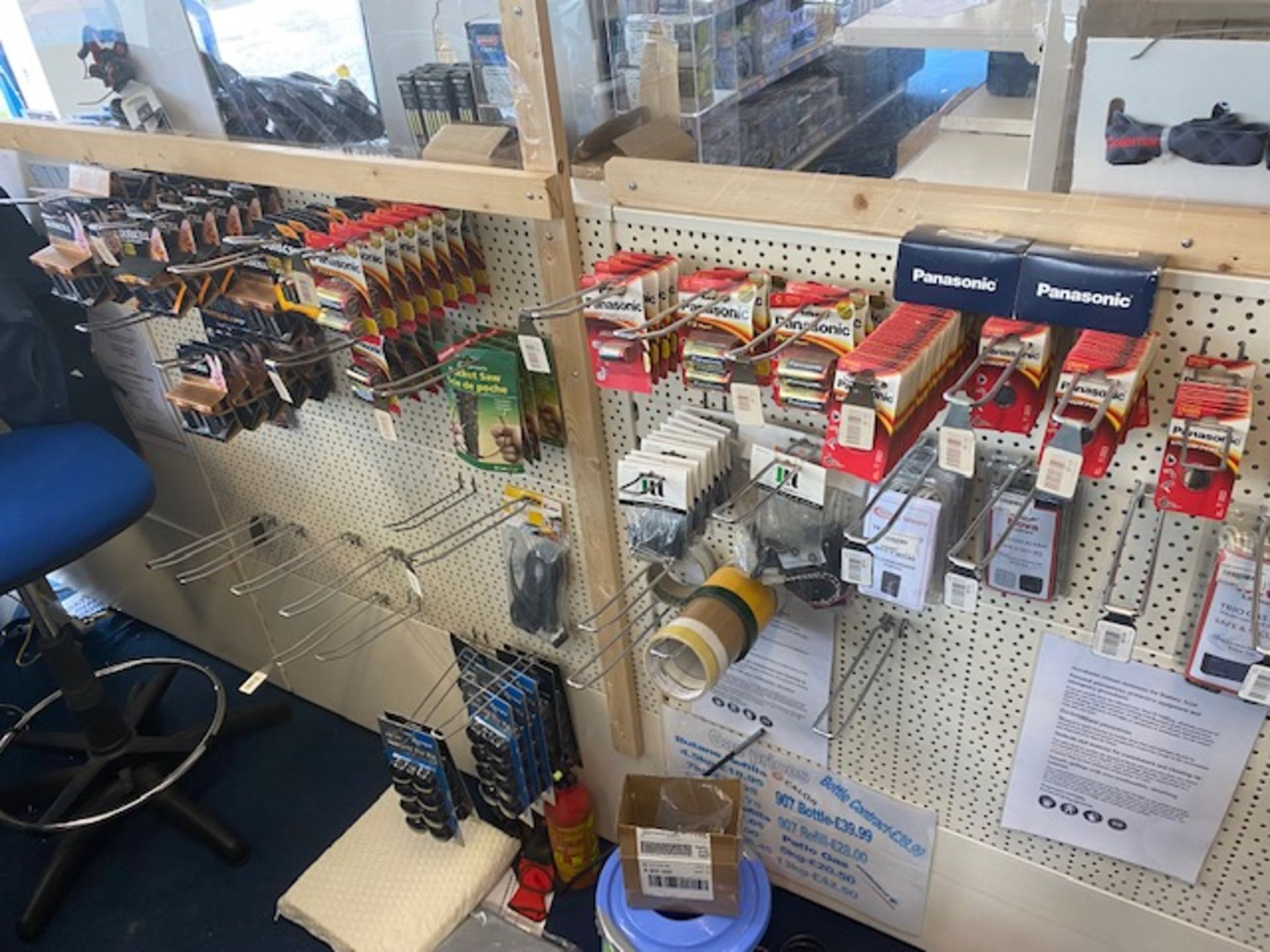 Contents of display unit to include a quantity of Duracell & Panasonic batteries as lotted