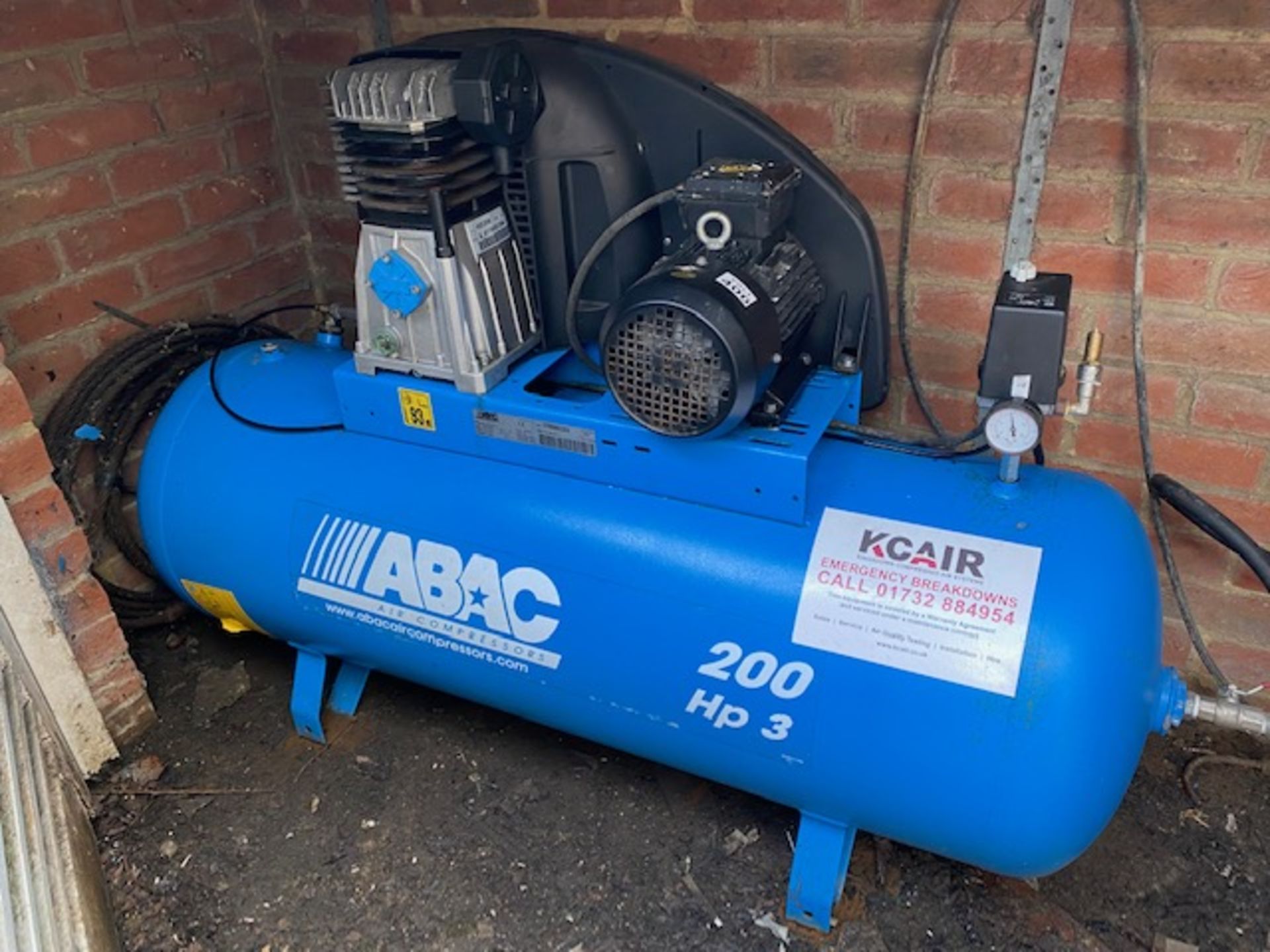 ABAC 200 HP3 air compressor c/w oil & water separator model PRO A39B 200 FT3 (2015)