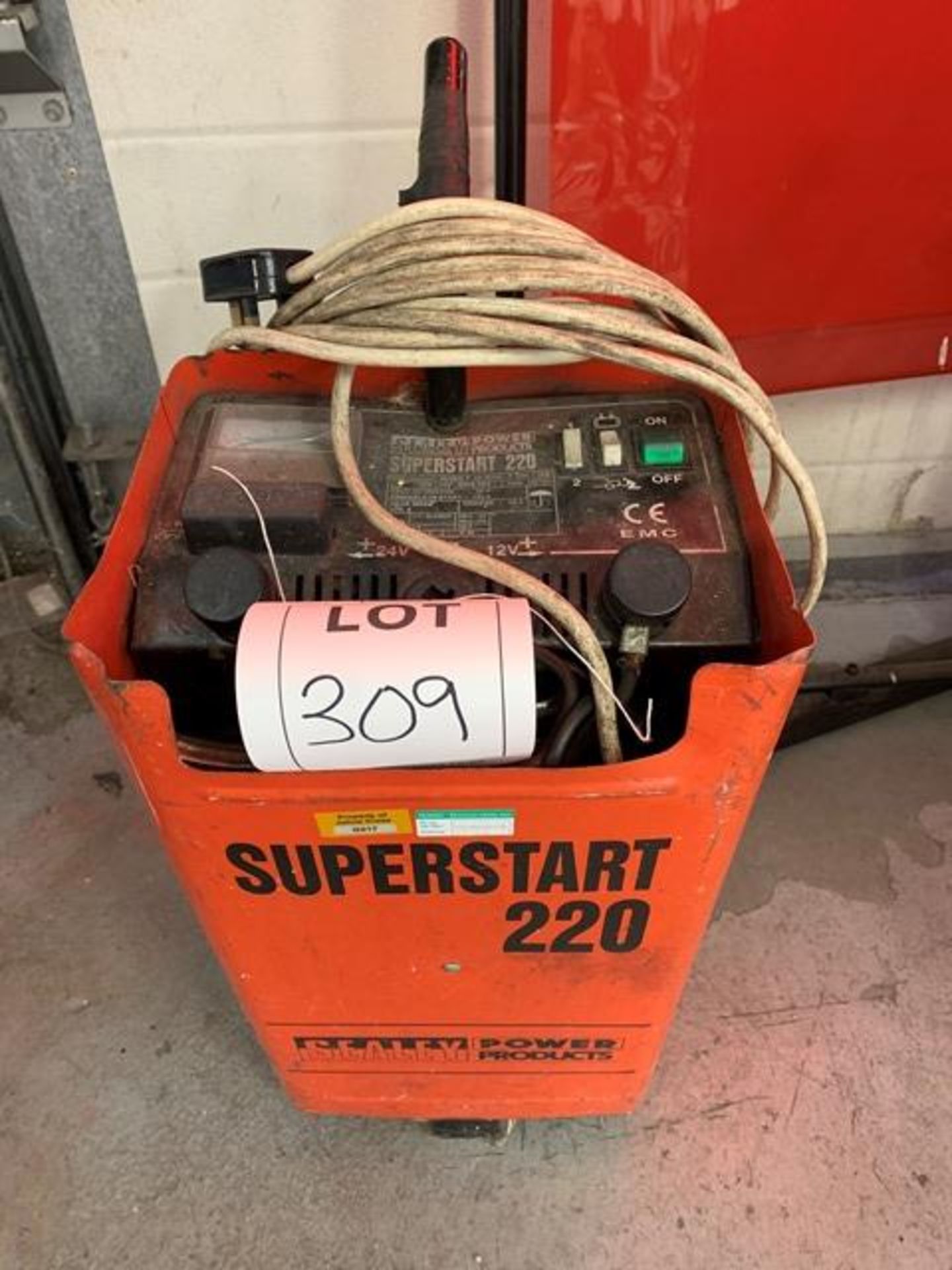 Sealey Superstart 220 charger/starter