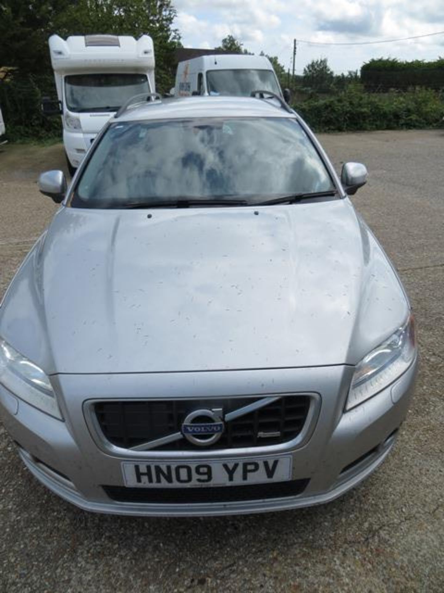 Volvo V70 R-Design SE Premium D5 2.4TD diesel Geartronic Auto Estate Reg No HN09YPV d.o.r. 30/06/ - Image 5 of 12