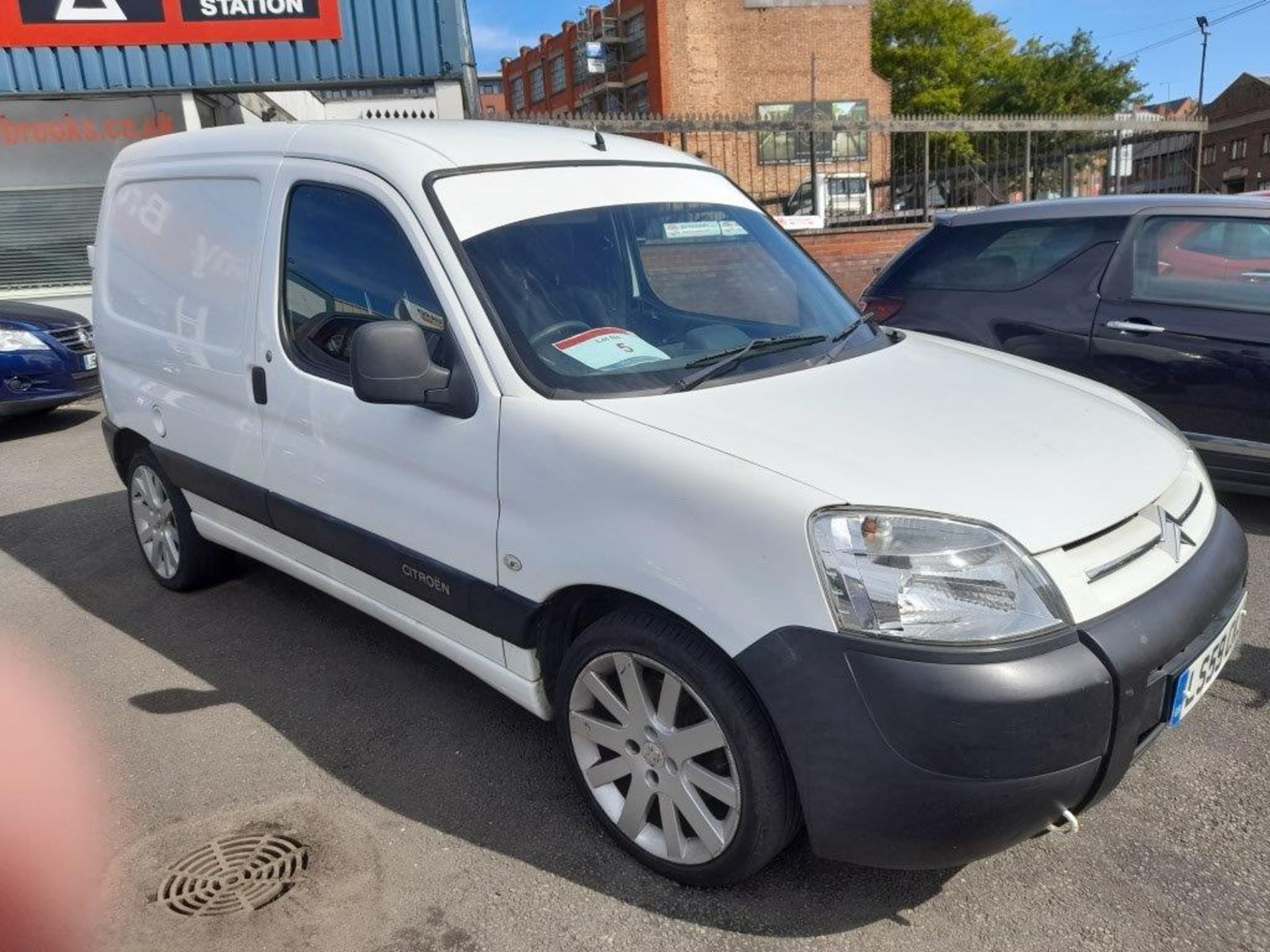 Citroen Berlingo 1.6 HDi 600Kg diesel panel van with black leather interior Registration no. LS59 - Image 8 of 11