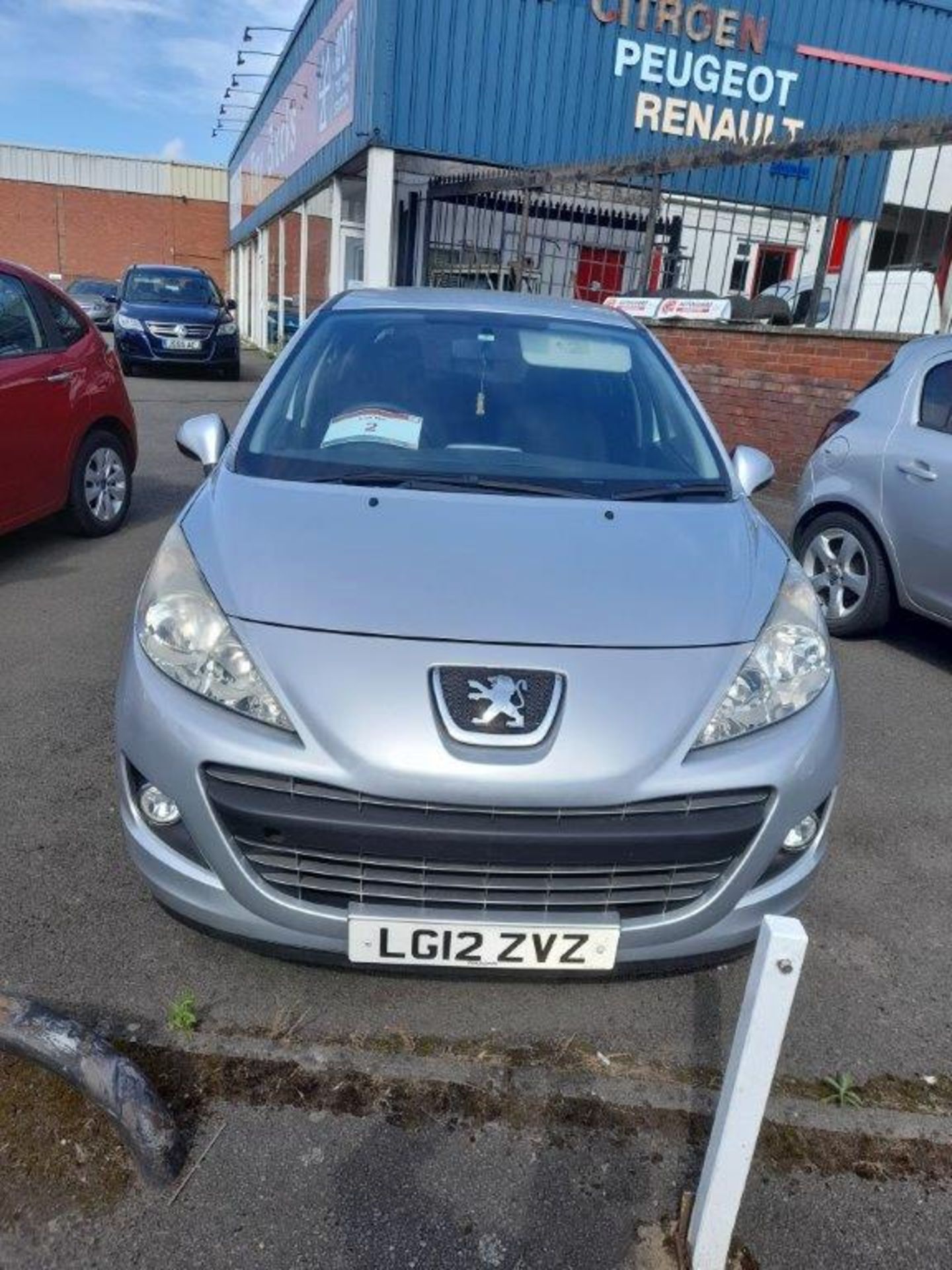 Peugeot 207 1.4 Sportium 5-door hatchback Registration no. LG12 ZVZ Date of registration: 09/03/2012 - Image 2 of 11