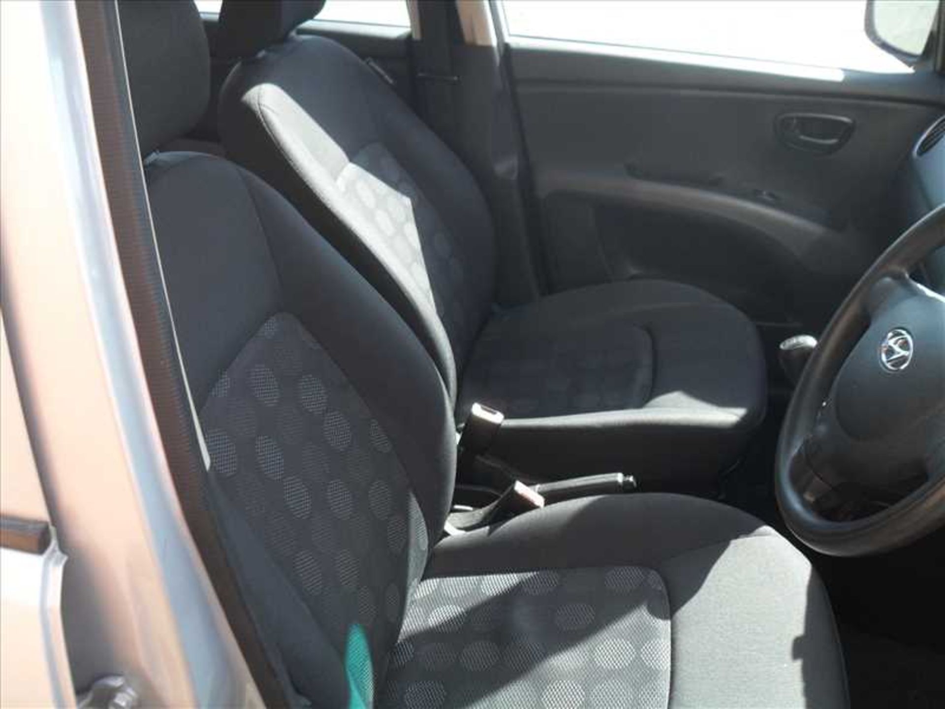 Hyundai i10 1.2 Classic 5-door hatchback Registration no. EJ60 BTU Date of registration: 05/11/ - Image 8 of 10