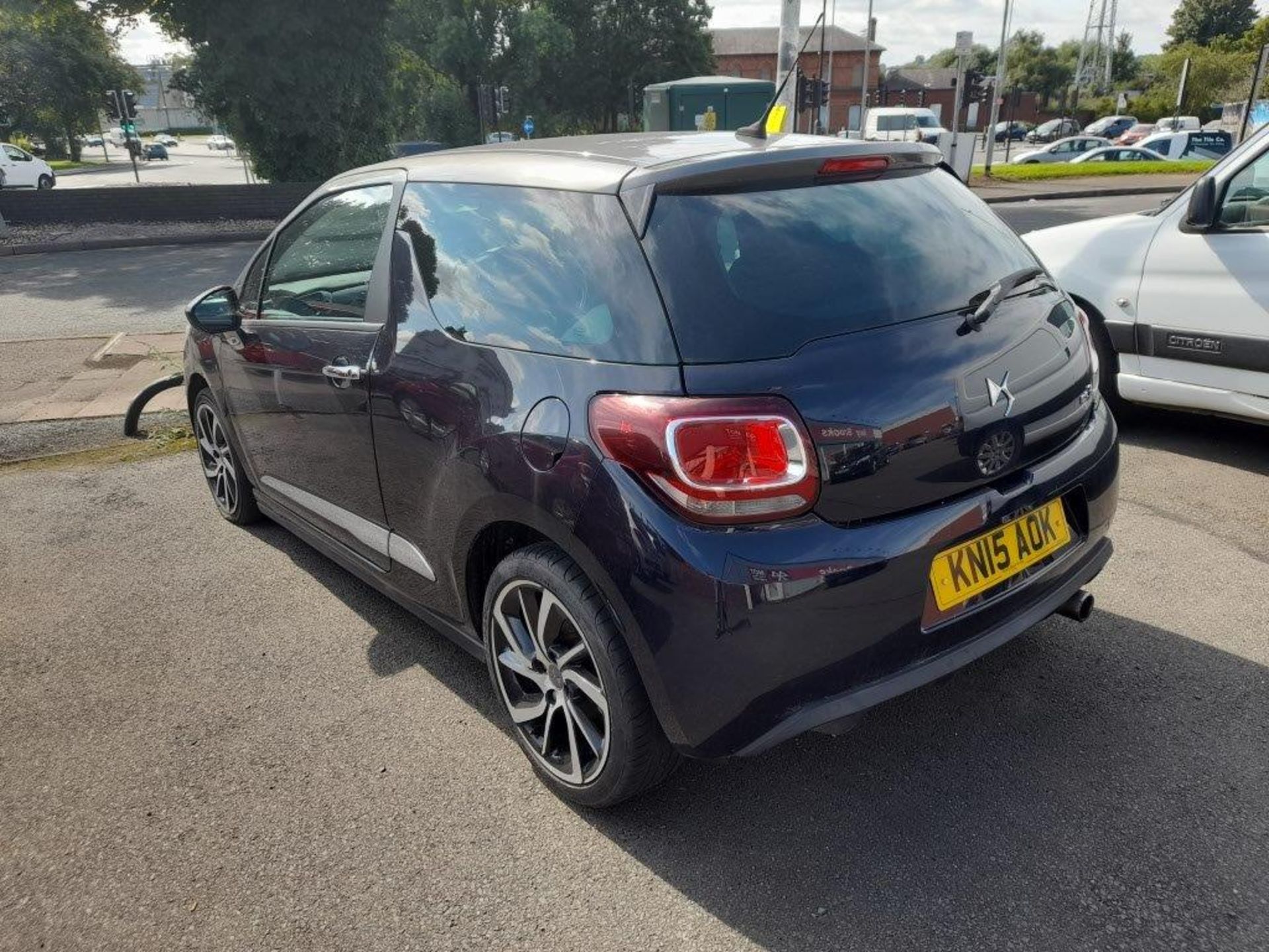 Citroen DS3 1.2 PureTech 110 D Style Nav 3-door hatchback Registration no. KN15 AOK Date of - Image 6 of 12