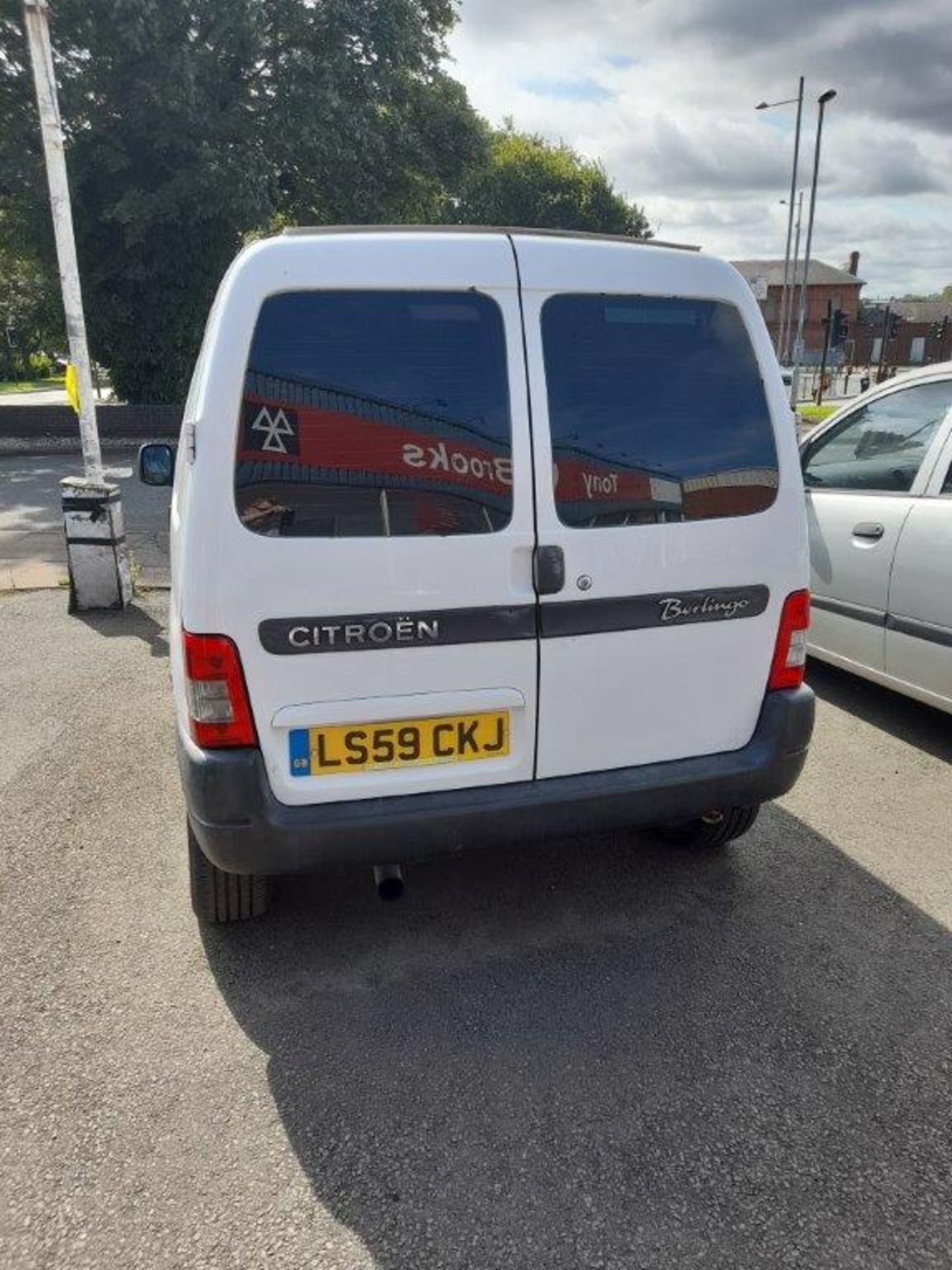 Citroen Berlingo 1.6 HDi 600Kg diesel panel van with black leather interior Registration no. LS59 - Image 7 of 11