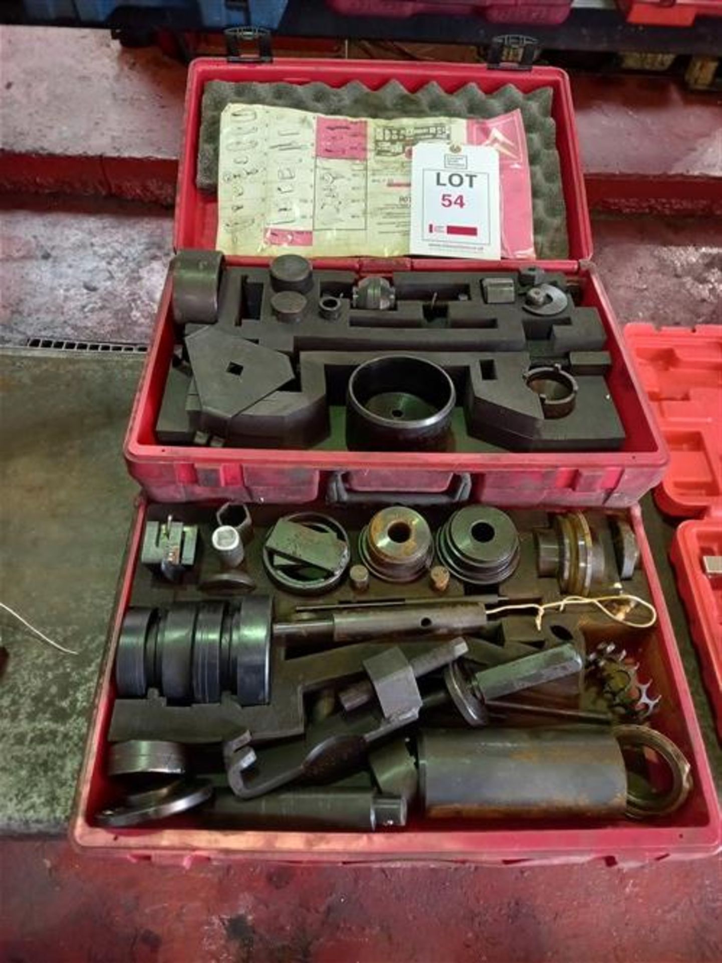 2 Front and rear axle tool kits