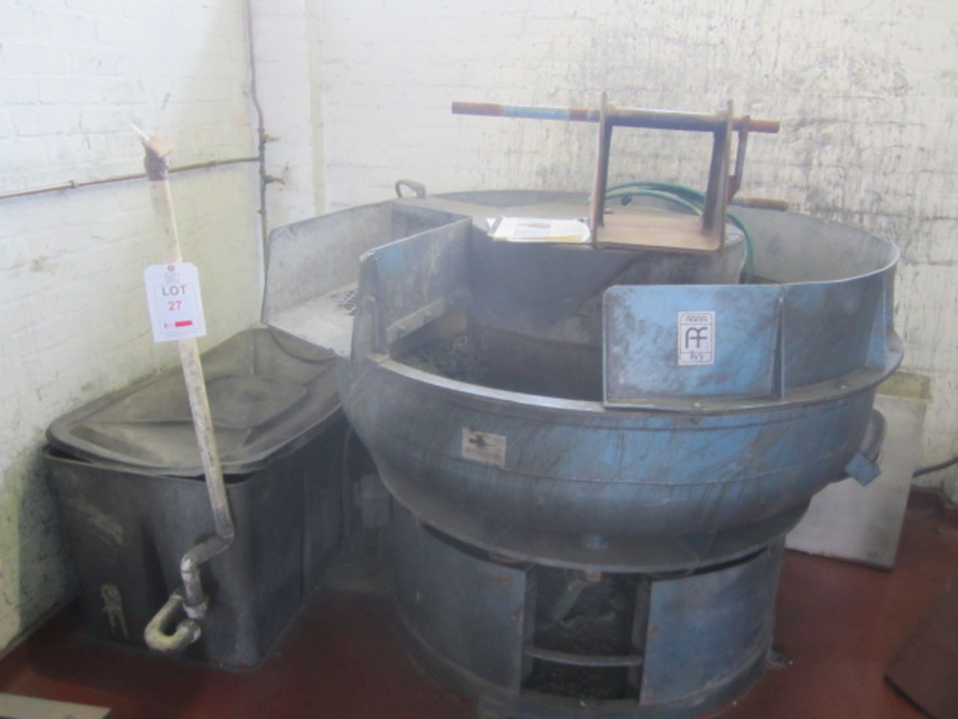 Abra-Fin Tornado 280 litre bowl vibrator (1989), bowl diameter 1450mm. A work Method Statement and