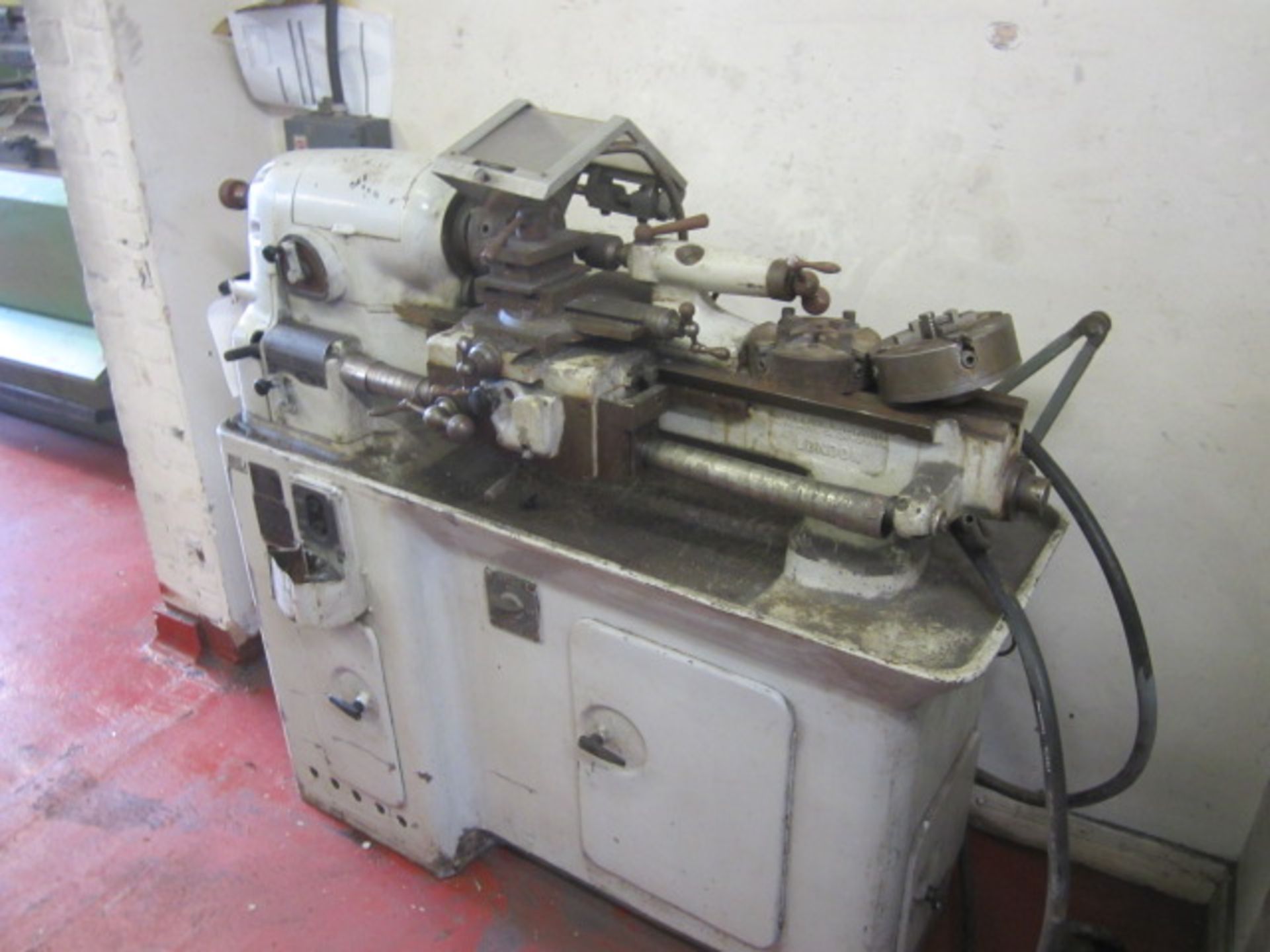 Smart & Brown M model lathe, 1 x 3 jaw and 2 x 4 jaw chucks, and quick change tool post. A work - Image 8 of 9