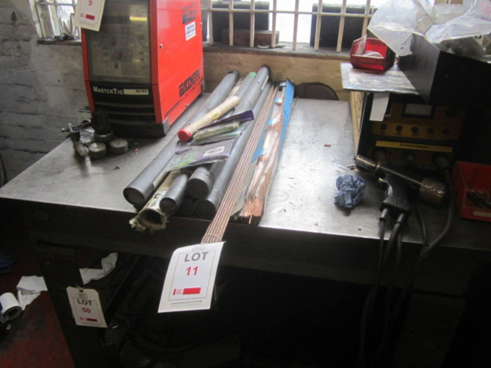 Steel plate workbench, 900 x 1200mm. A work Method Statement and Risk Assessment must be reviewed - Image 3 of 3