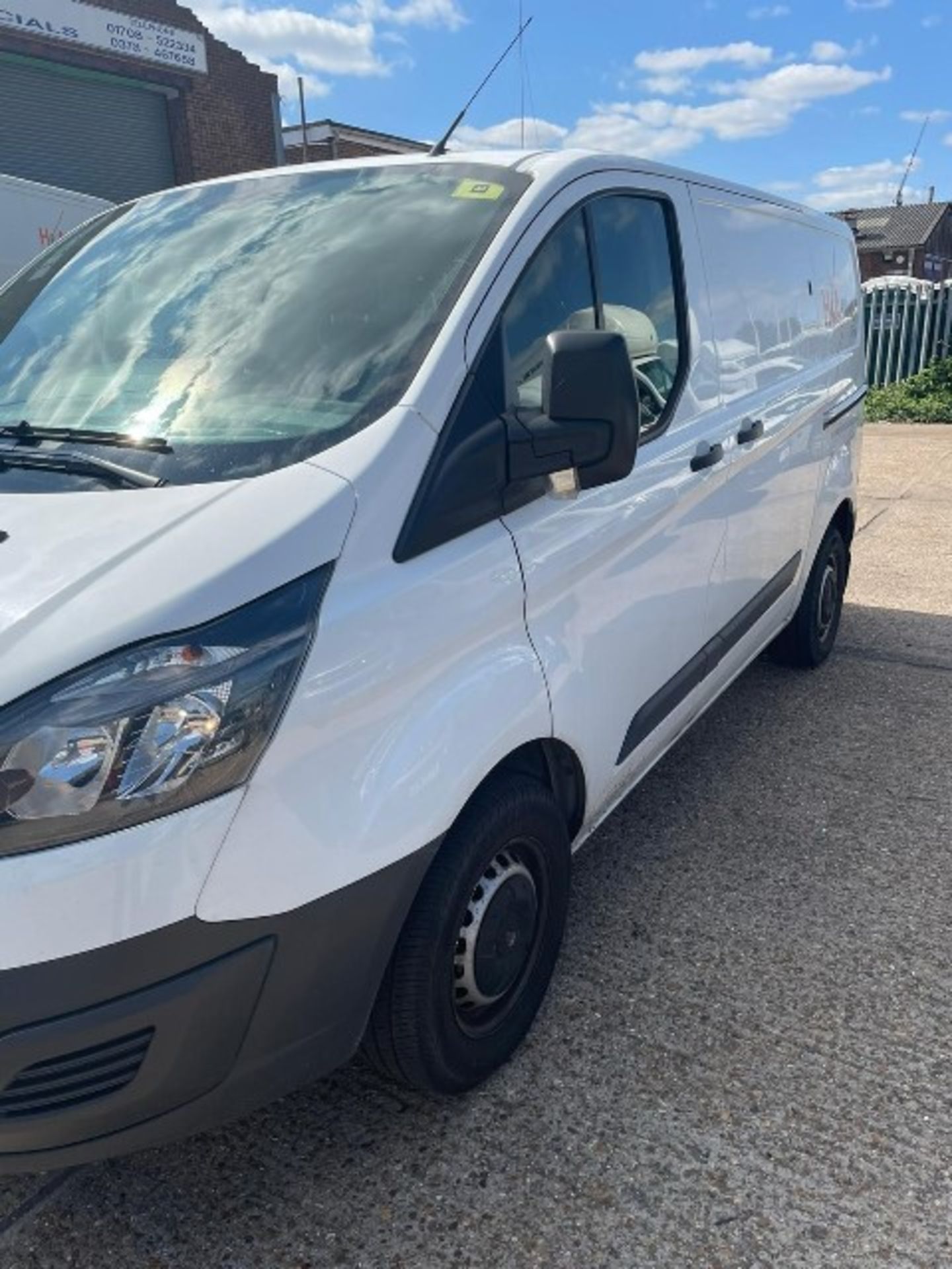 Ford Transit Custom 270 6-speed manual diesel white panel van Registration No. BW17 FPF d.o.r. 30/