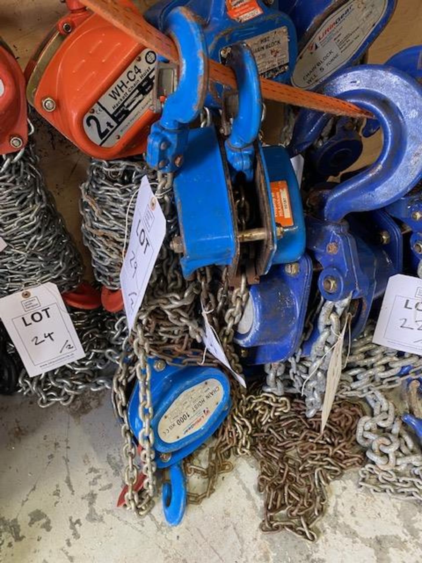 Two Lifting Gear 1000Kg chain hoist s/n 16054028 & 16053979 (2016). *N.B. This lot has no record