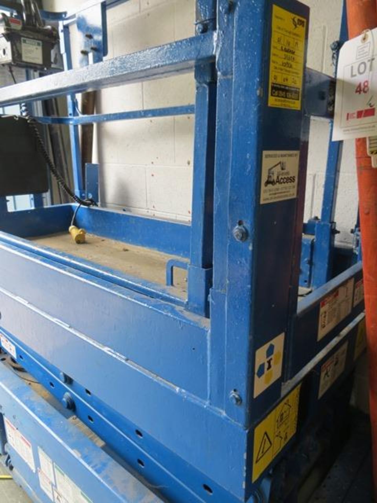 Genie GS-1930 227kg scissor lift Serial No. G530-52624 (not in working order) suitable for spares - Image 3 of 3