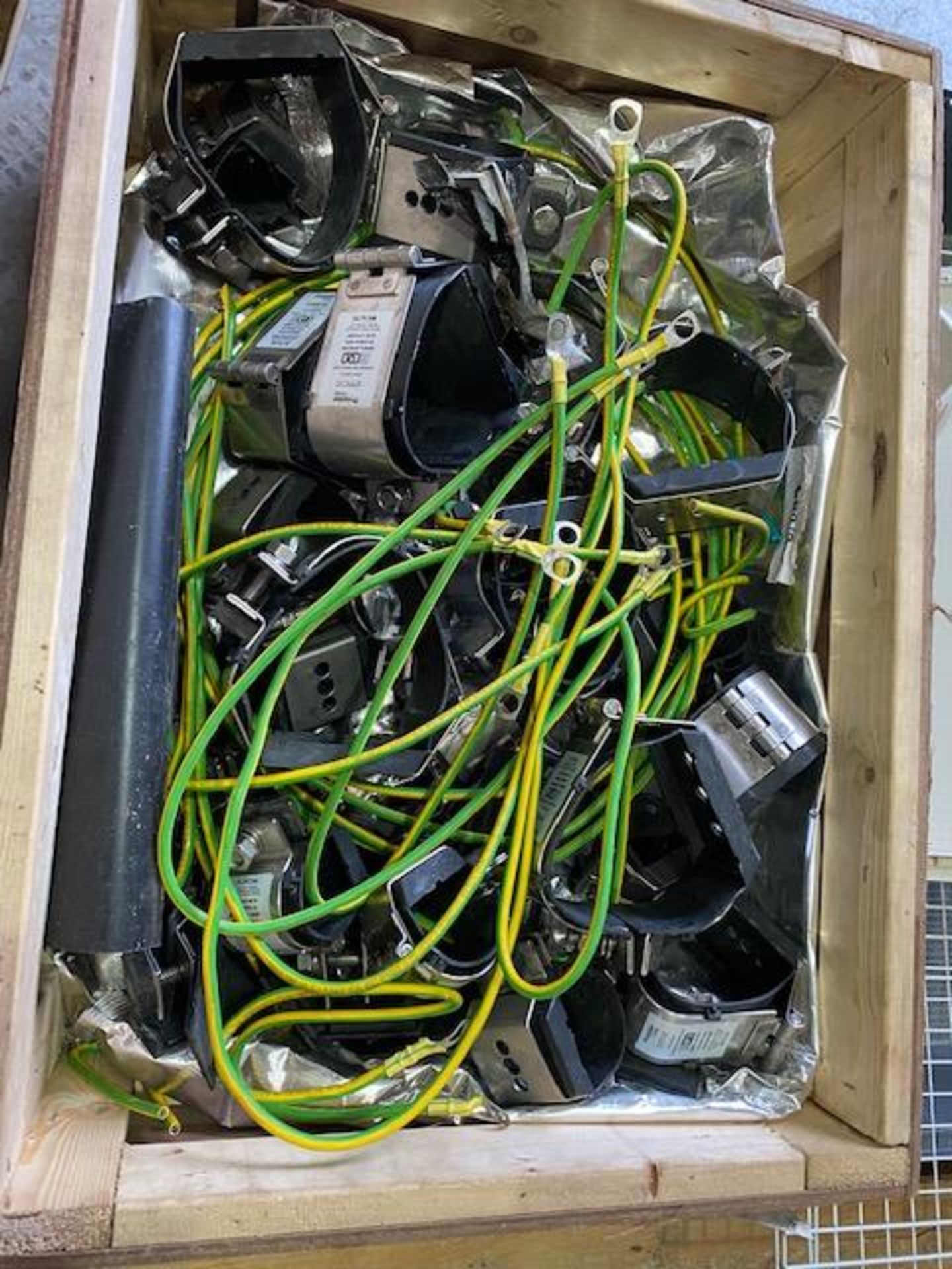 Box of Installation equipment as lotted * This lot is located at Unit 15, Horizon Business Centre,