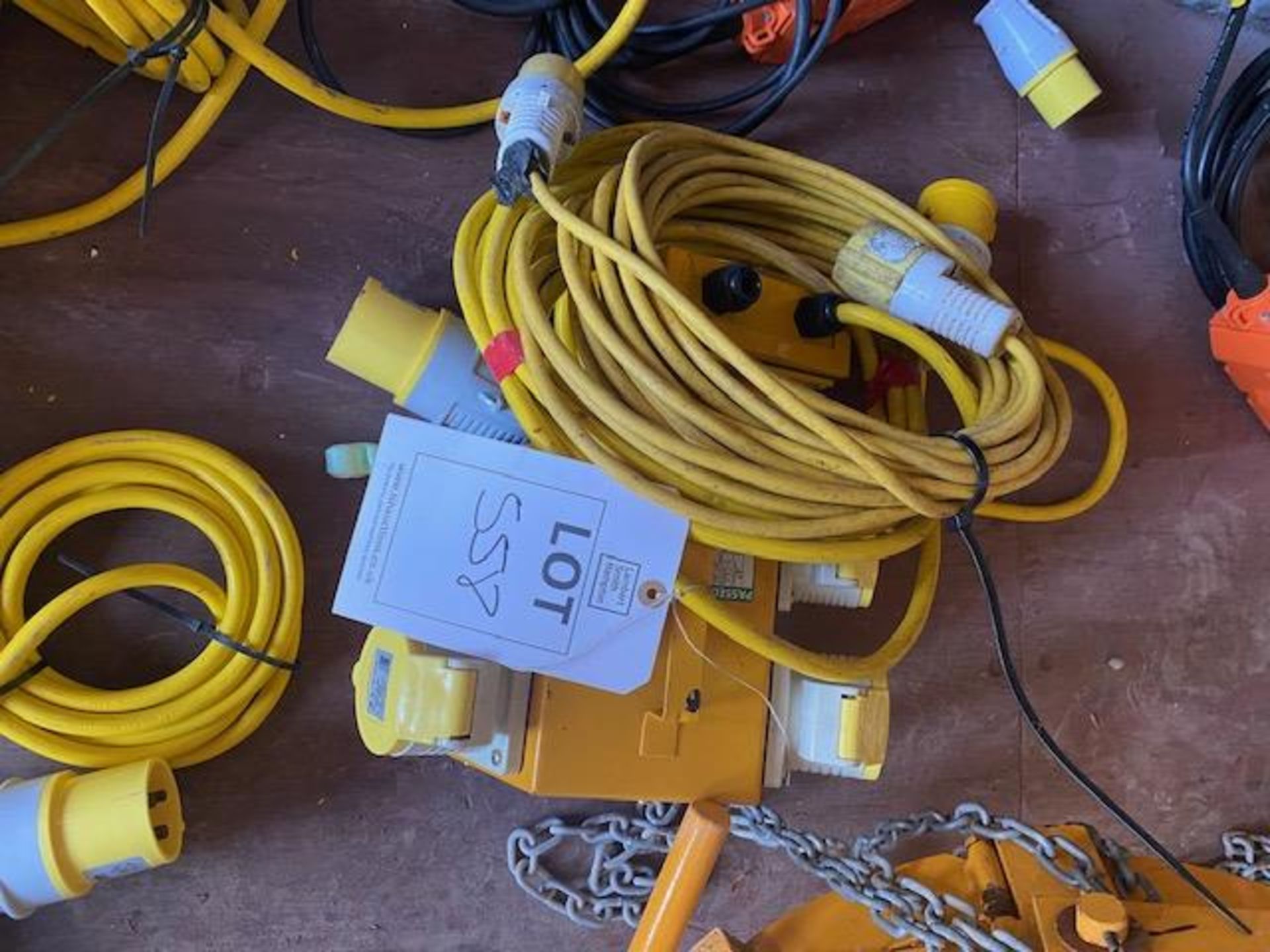 Defender IP44 power & light 4 way splitter box c/w two extension cables *This lot is located at