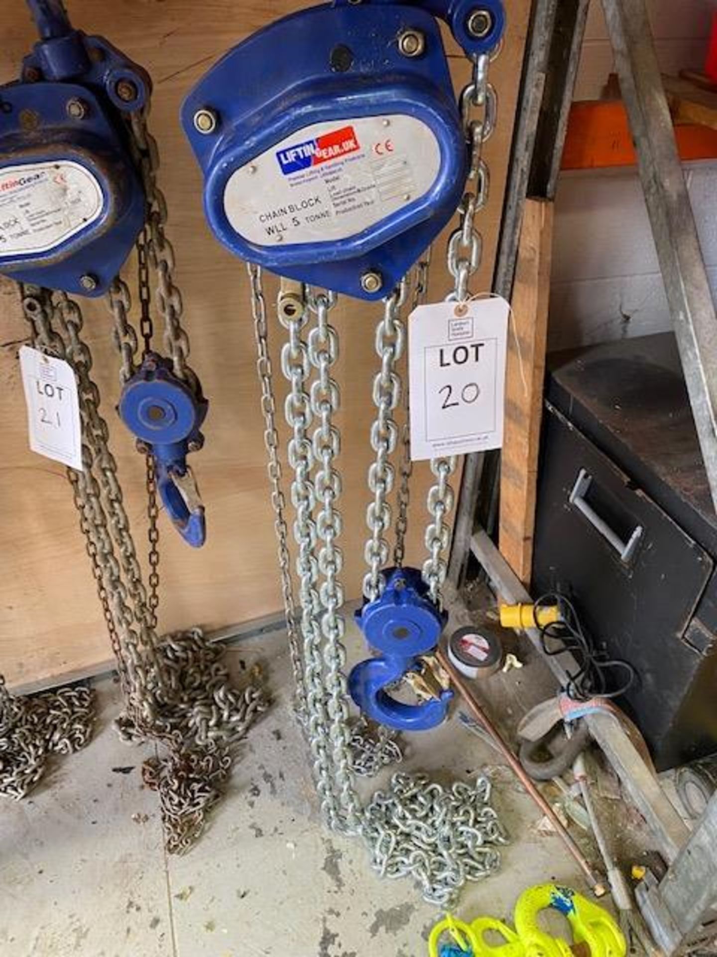 Lifting Gear UK 5 tonne chain block model VCB 3M s/n 8719316 (2018). *N.B. This lot has no record of