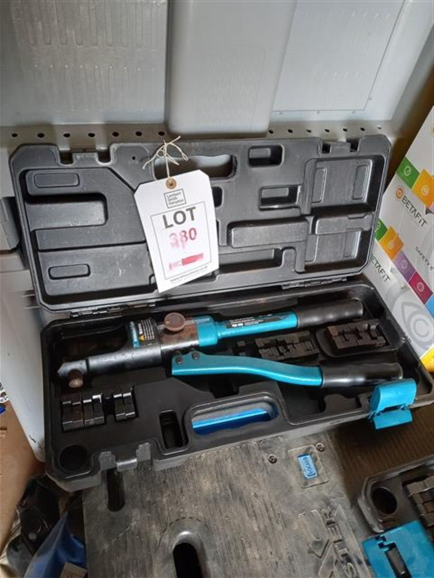 Zupper YQK.300 hydraulic crimping tool *This lot is located at Gibbard Transport, Fleet Street