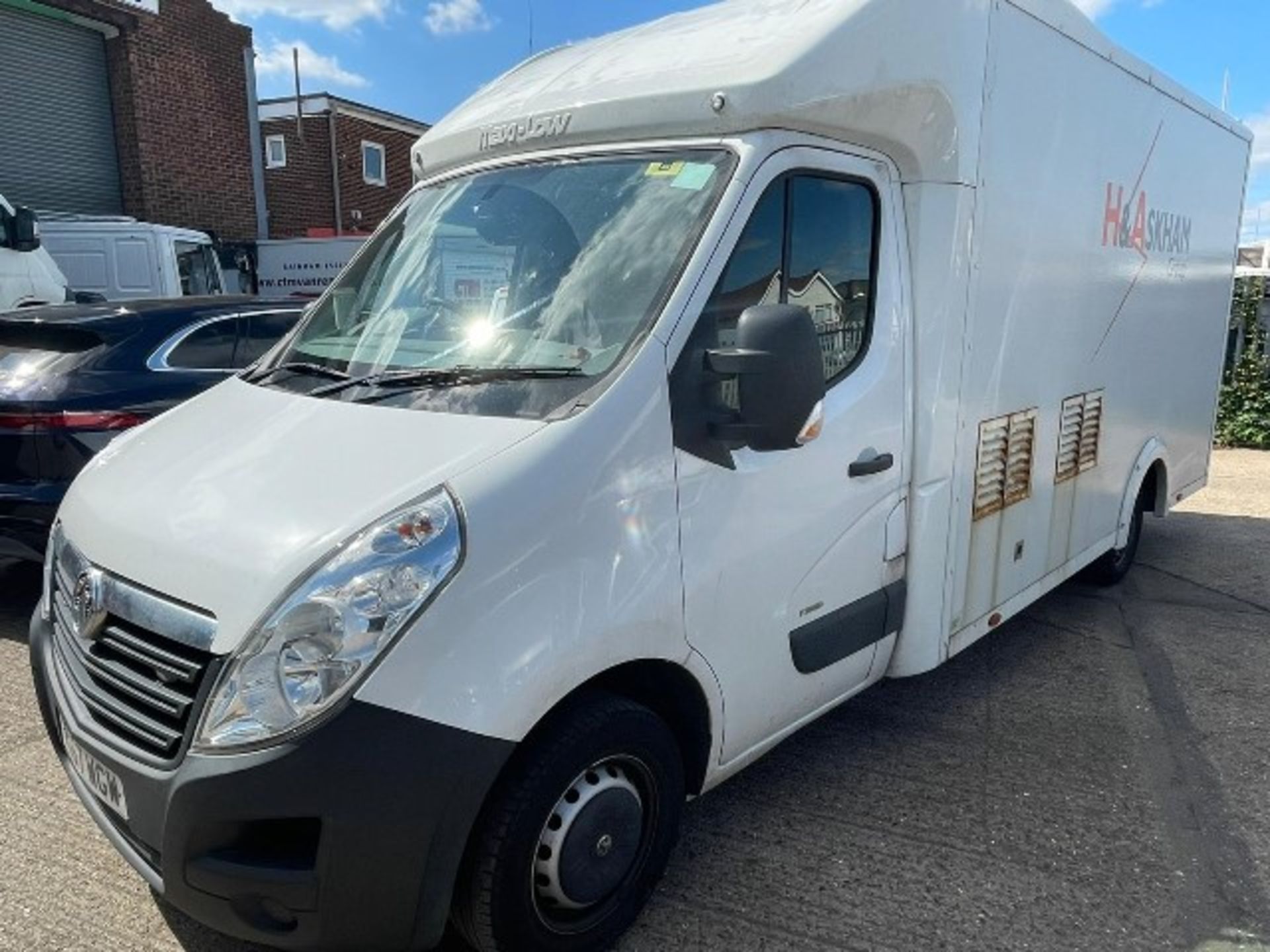 Vauxhall Movano F3500 L3H1 CDTI 2299cc 6-speed manual diesel white Luton van Registration No. DX67