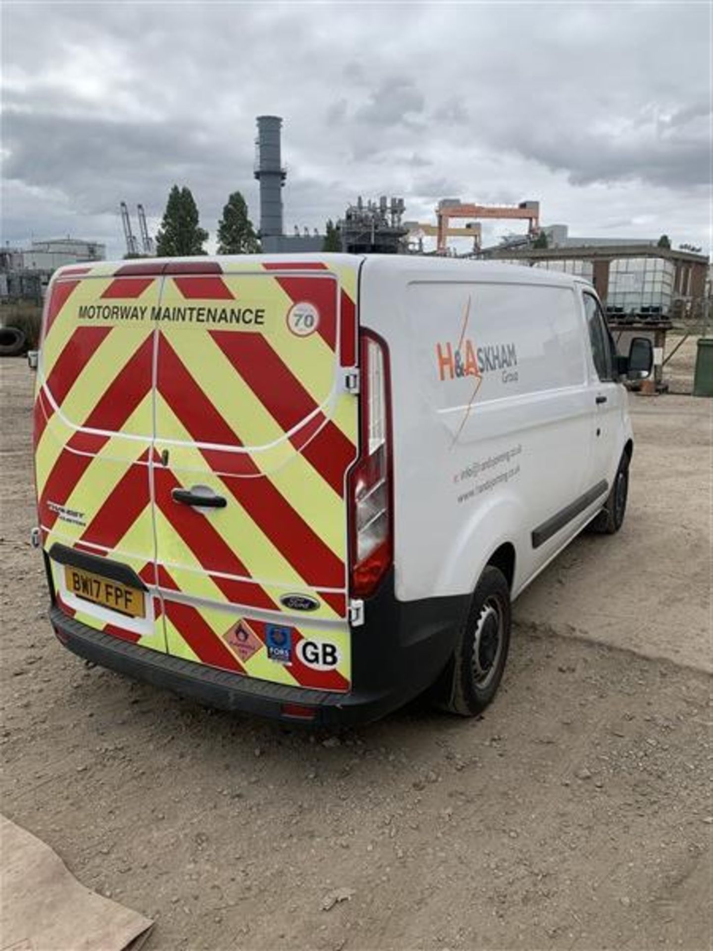 Ford Transit Custom 270 6-speed manual diesel white panel van Registration No. BW17 FPF d.o.r. 30/ - Image 8 of 10