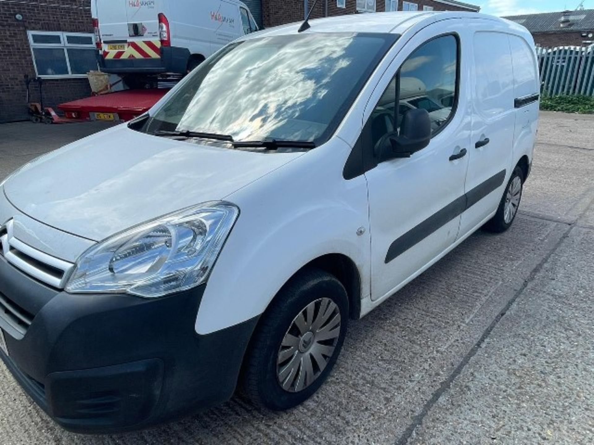 Citroen Berlingo 625 EN-Prise Blu 1560cc 5-speed manual diesel white panel van Registration No. LV67 - Image 2 of 10